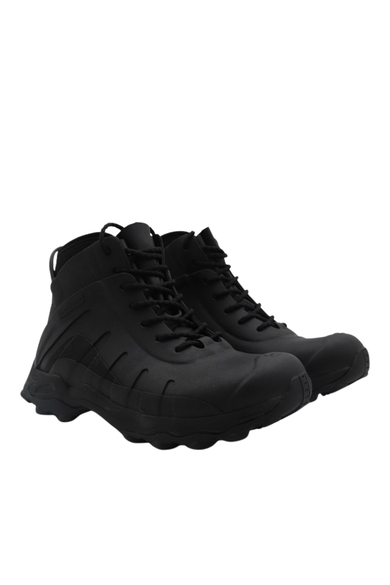Givenchy Bogs High Lace-Up Boots_Black