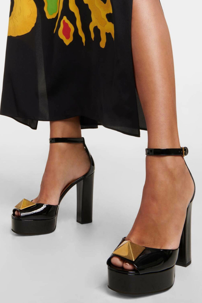 Valentino Garavani One Stud 120mm Patent Leather Sandals In Nero