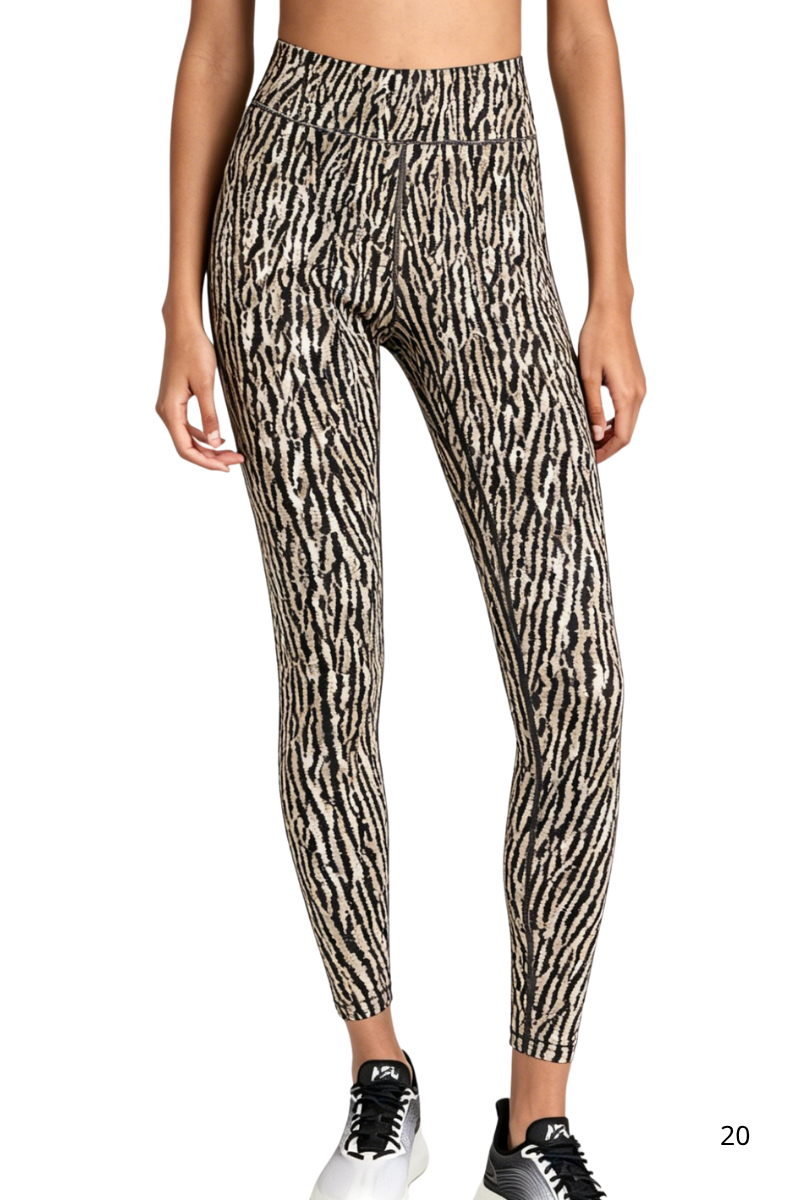 Bandier Center Stage Legging Animal Print BRS17004