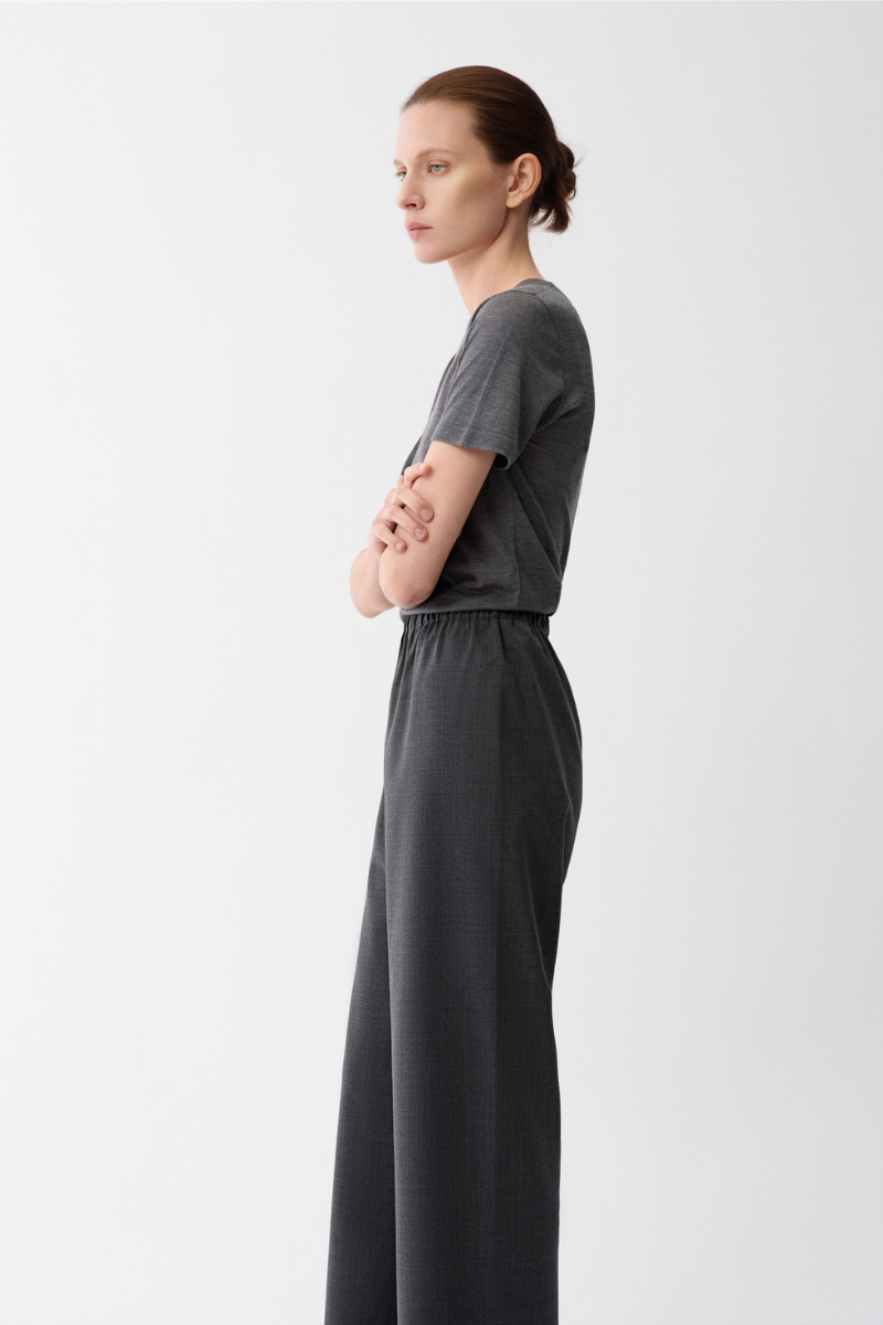 Max Simple Ultra-Soft Crewneck Silk Top Charcoal MSJY265084C
