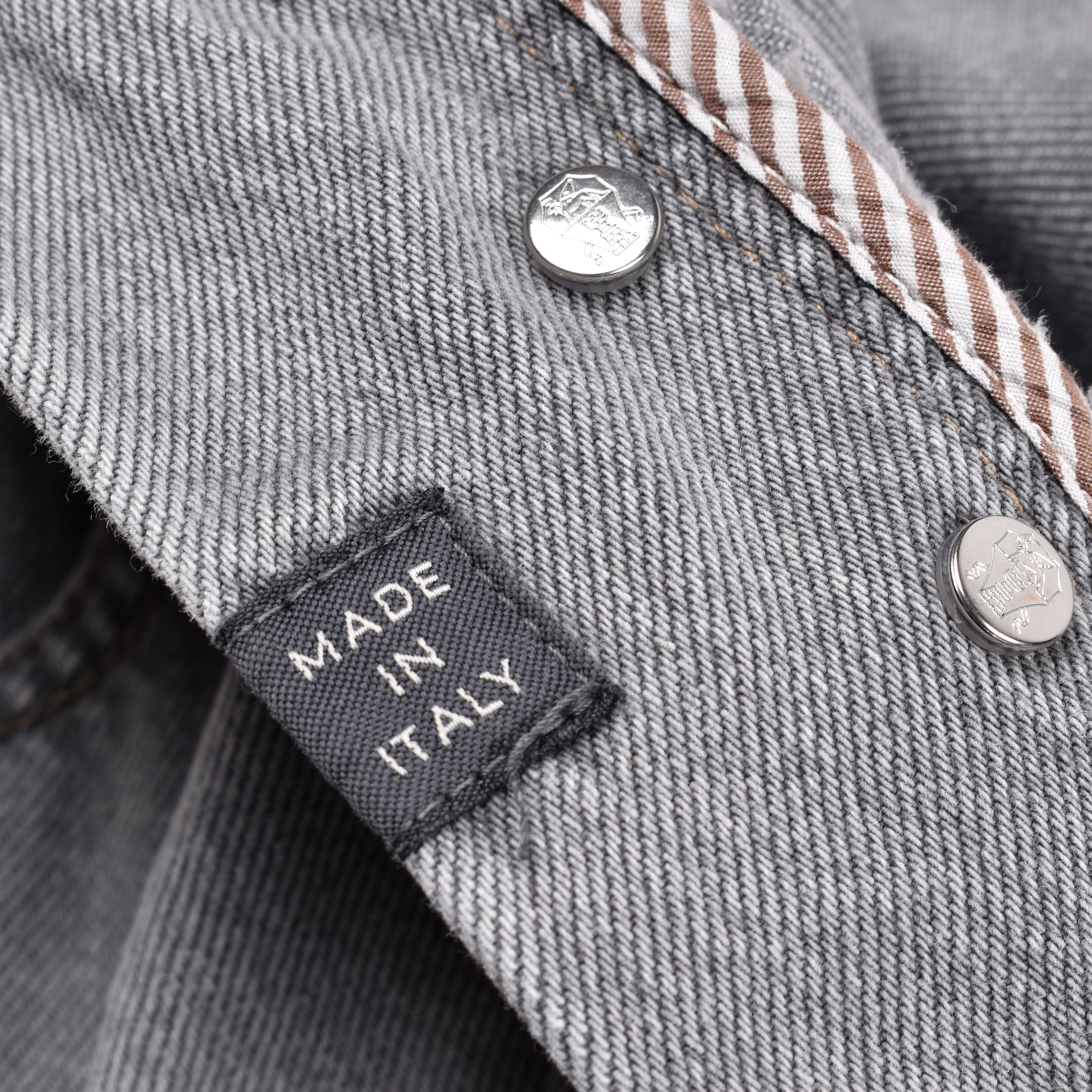 BRUNELLO CUCINELLI MEN'S LIGHT GREY DENIM TROUSERS