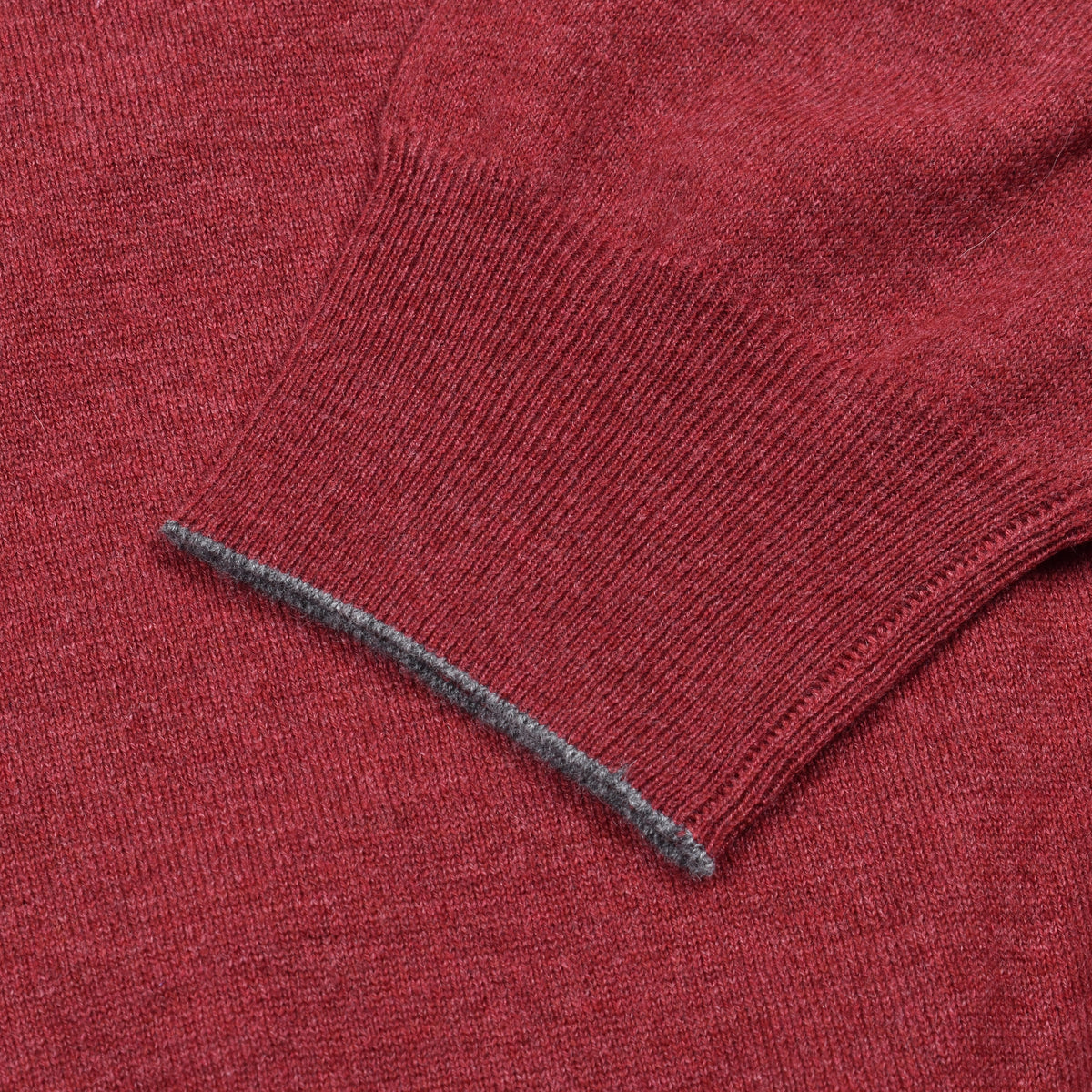 BRUNELLO CUCINELLI MEN'S BURGUNDY CASHMERE TURTLENECK SWEATER