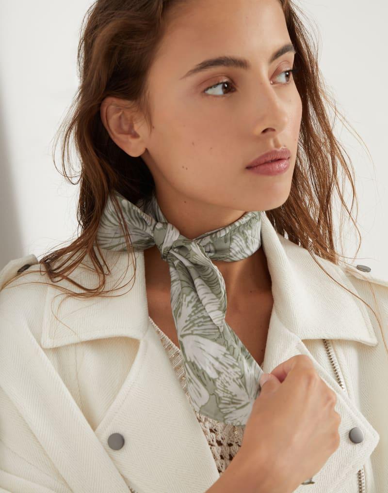 BRUNELLO CUCINELLI WOMEN'S GREEN SILK FLORAL NECK WRAP