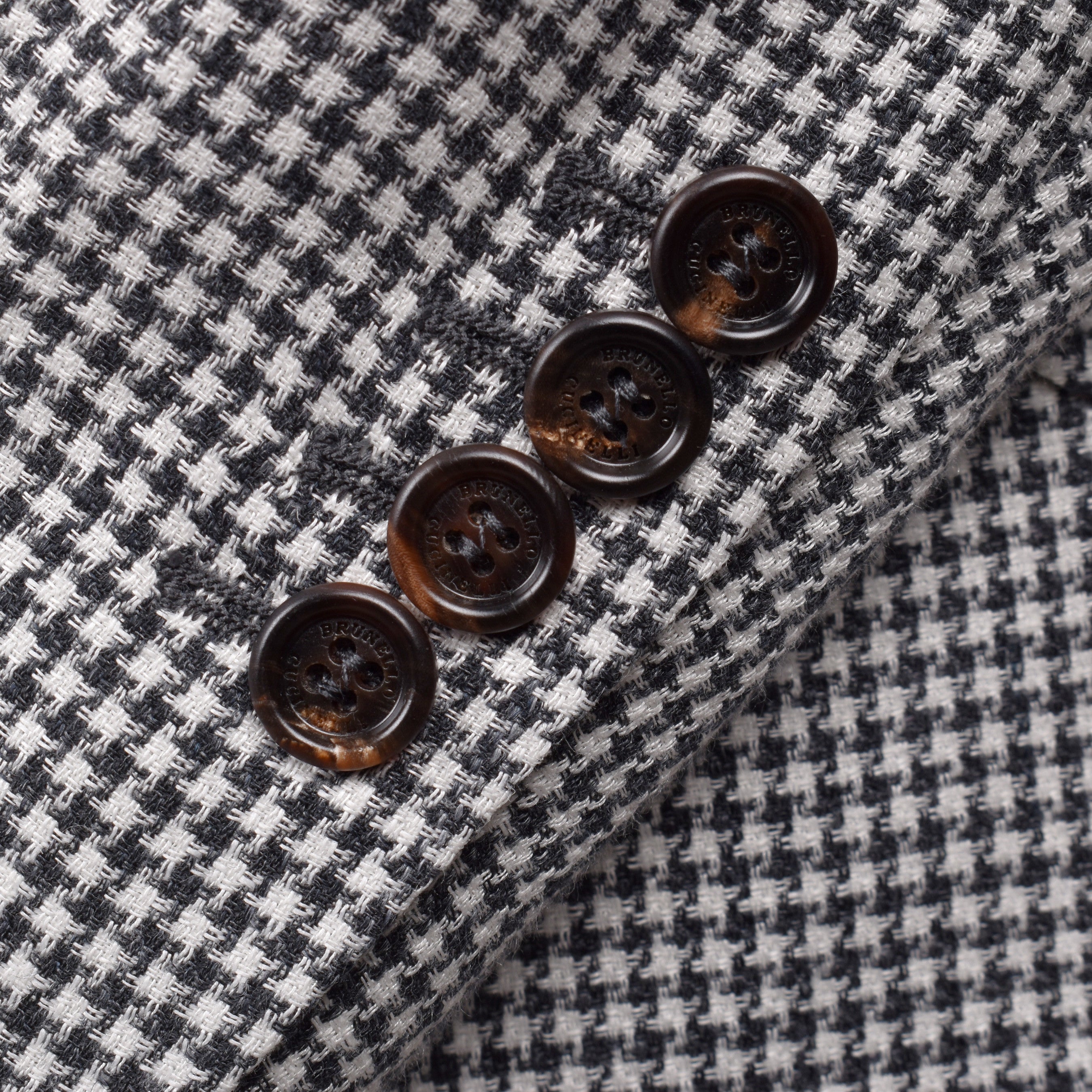 BRUNELLO CUCINELLI MEN'S GREY WOOL HOUNDSTOOTH SUIT