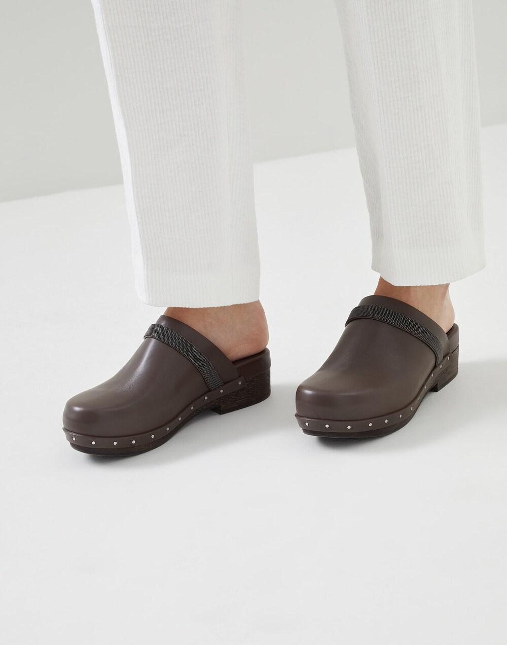 BRUNELLO CUCINELLI WOMEN'S BROWN LEATHER CLOGS WITH STUDDED TRIM