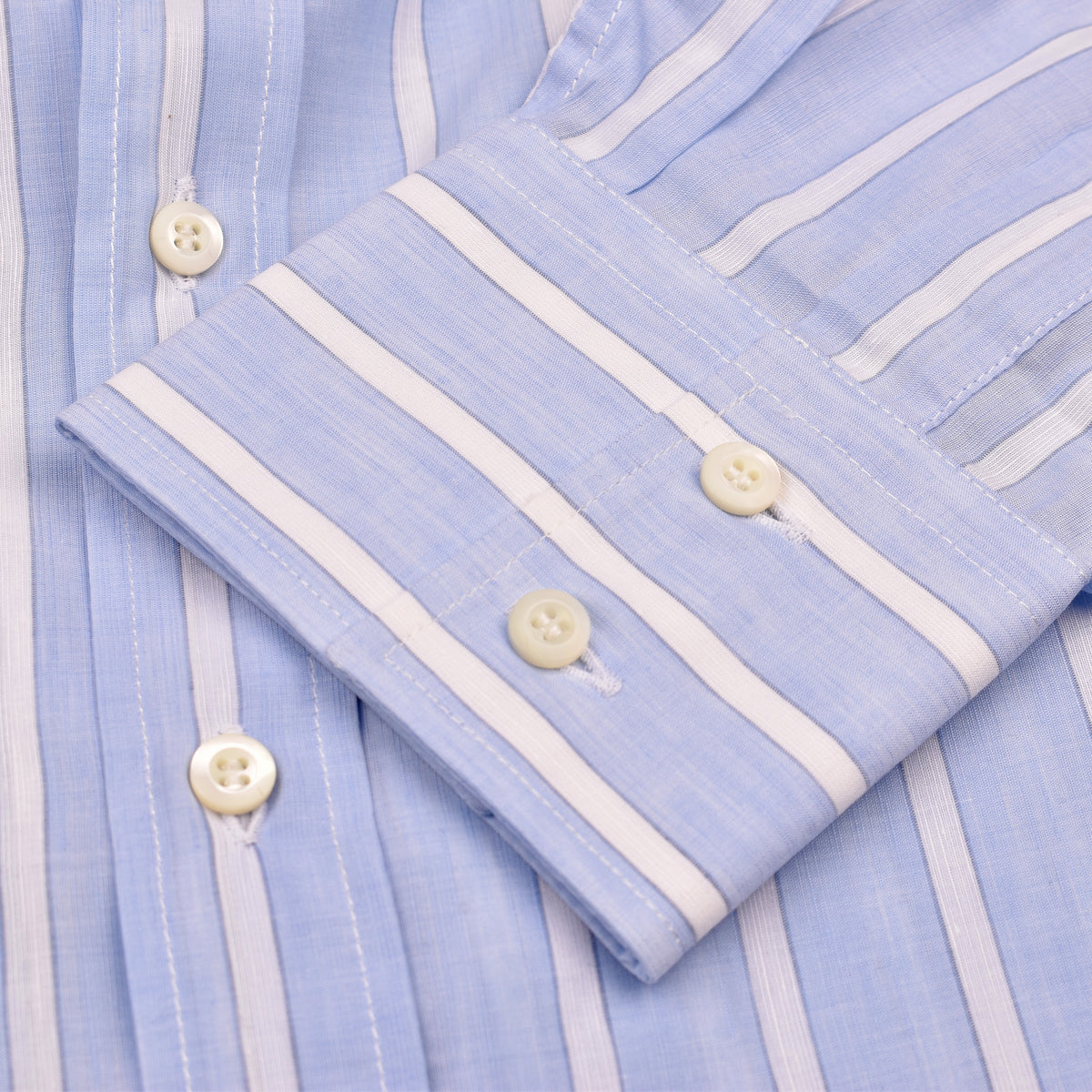 BRUNELLO CUCINELLI MEN'S LIGHT BLUE LINEN SHIRT