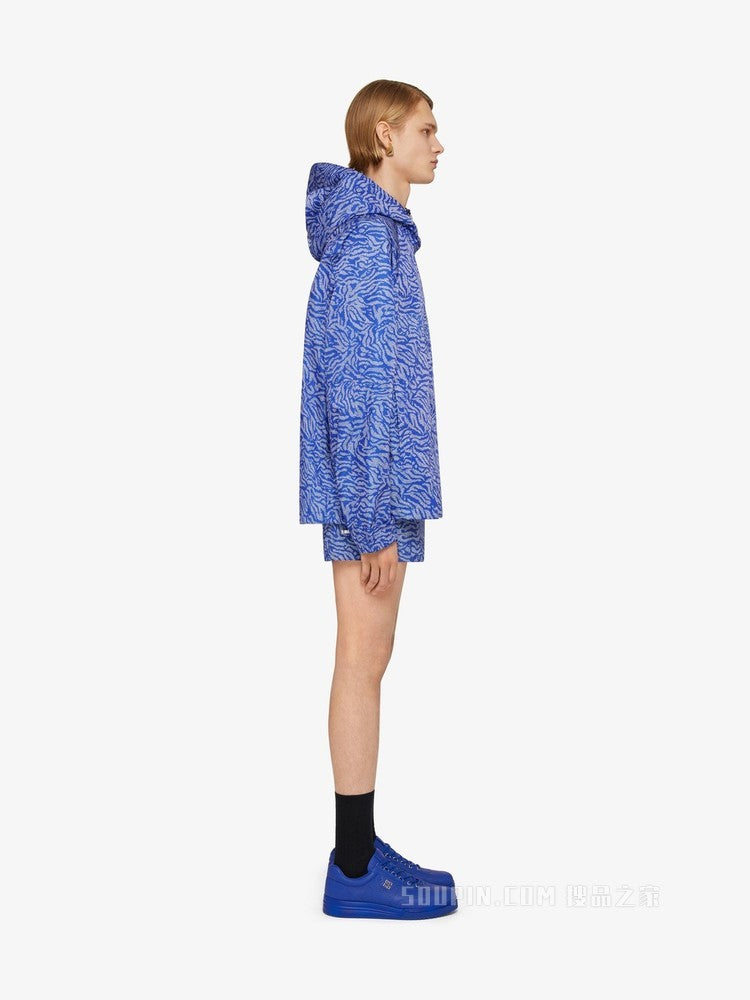 GIVENCHY MEN'S BLUE WHITE PRINT WINDBREAKER JACKET
