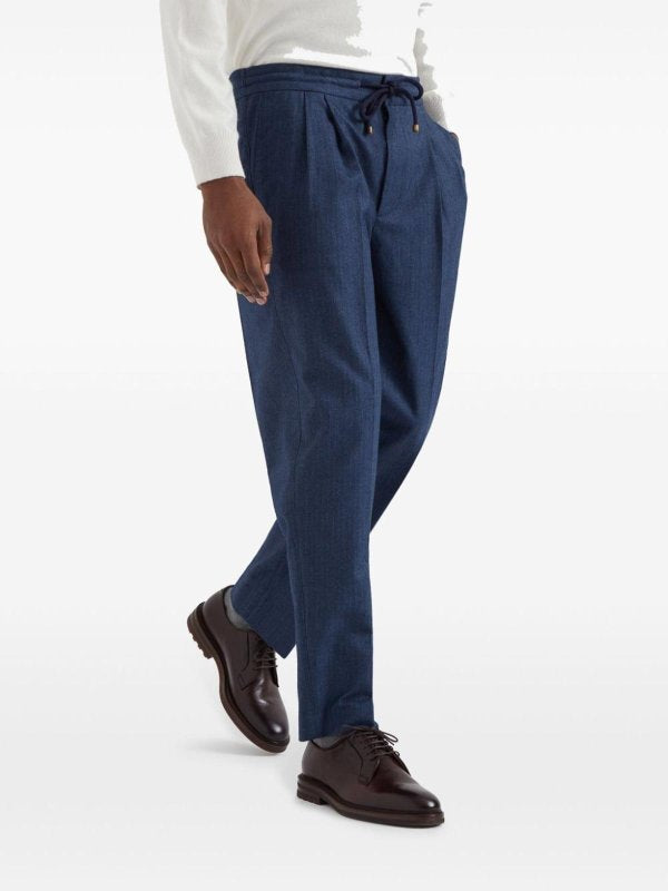 BRUNELLO CUCINELLI MEN'S BLUE PLEATED COTTON TROUSERS