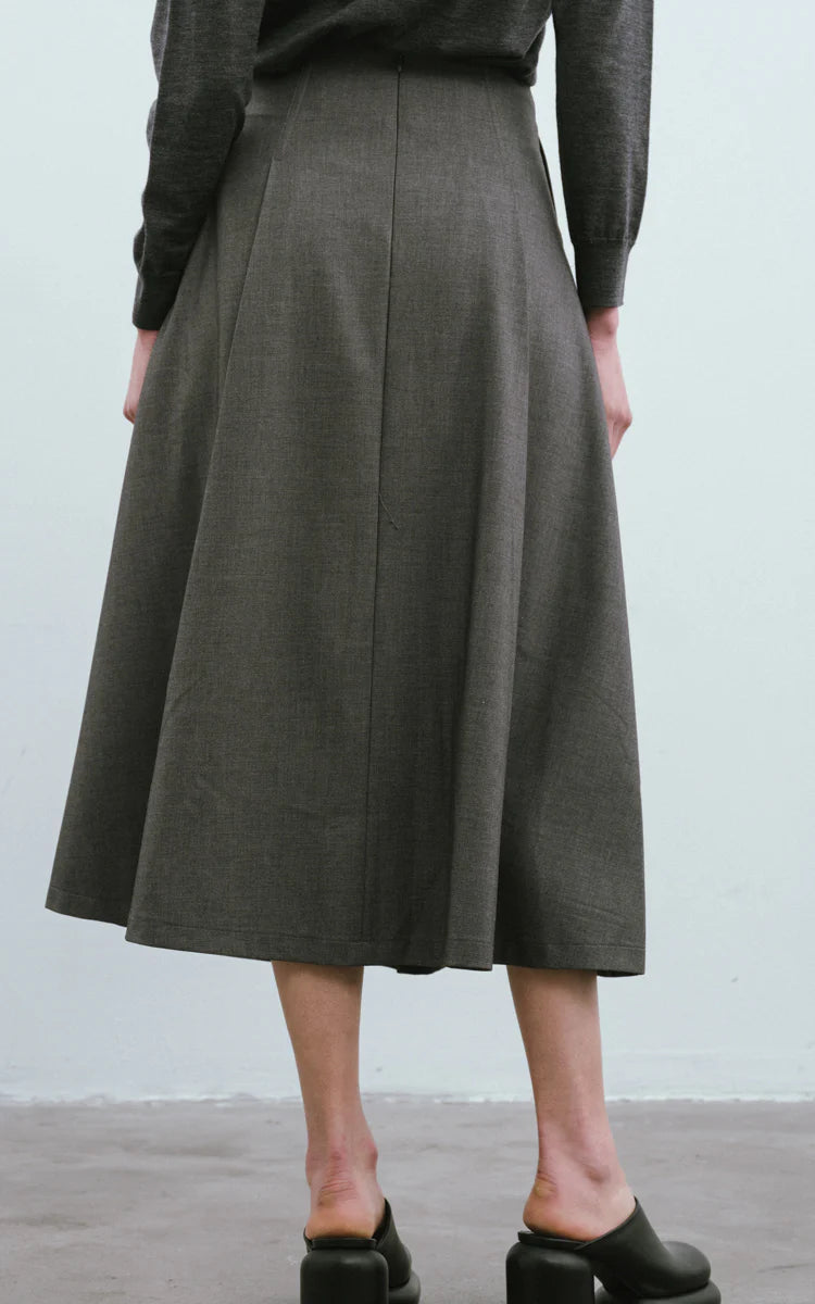 Max Simple Fitted Waist Pleated Skirt Grey