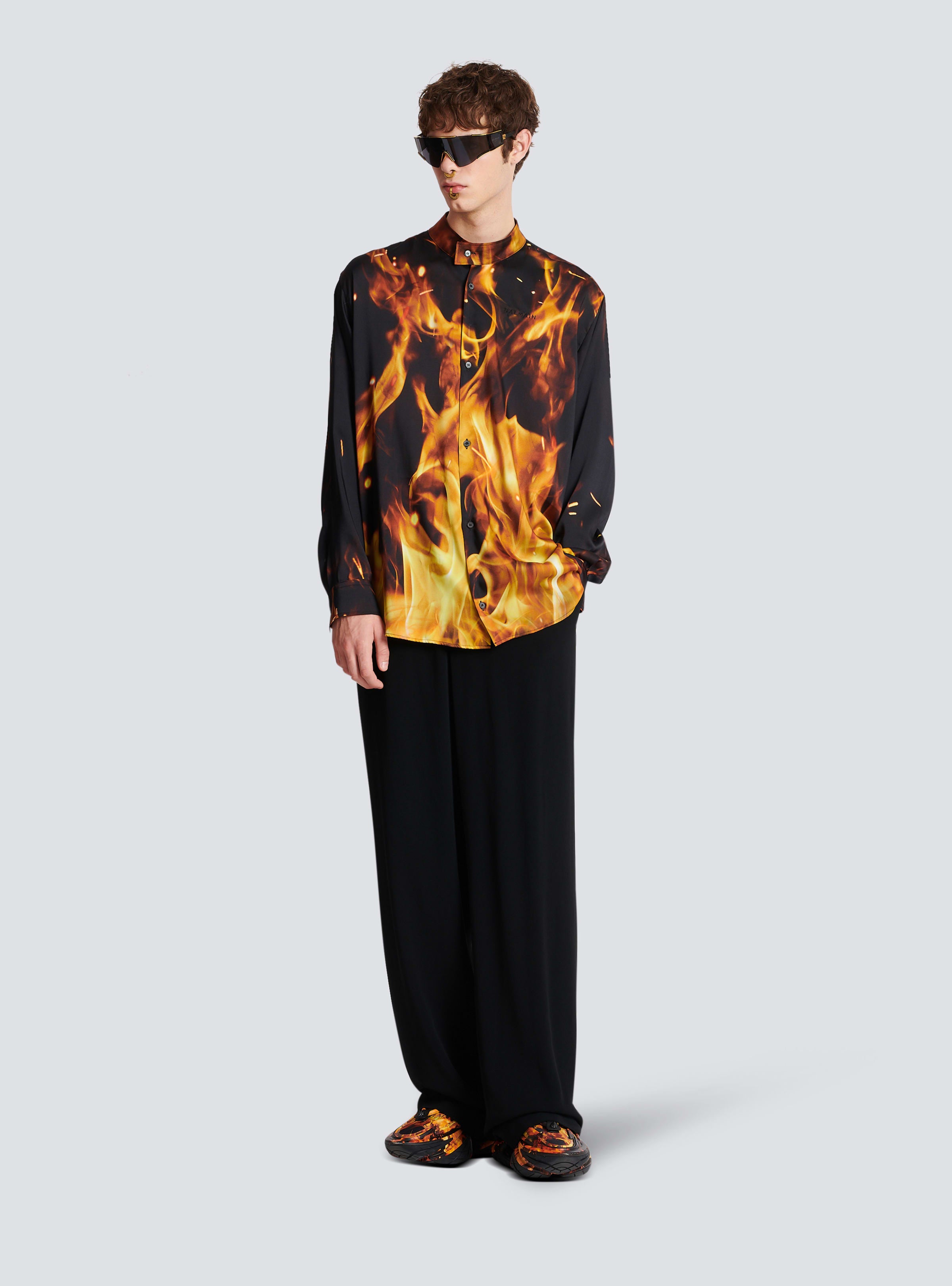 BALMAIN MEN'S BLACK YELLOW FIRE PRINT COLLARLESS SHIRT