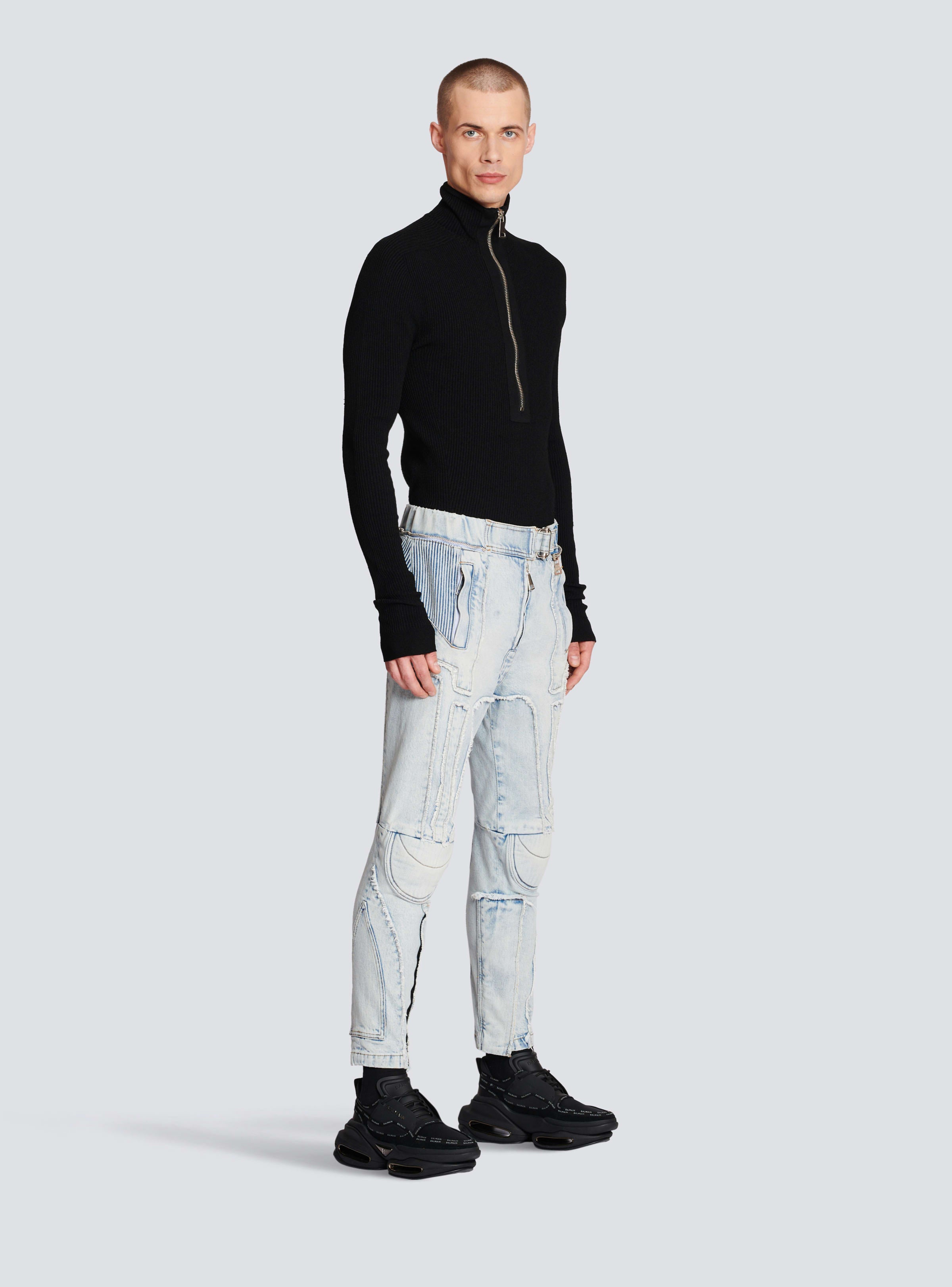 BALMAIN MEN'S LIGHT BLUE TAPERED DENIM PANTS