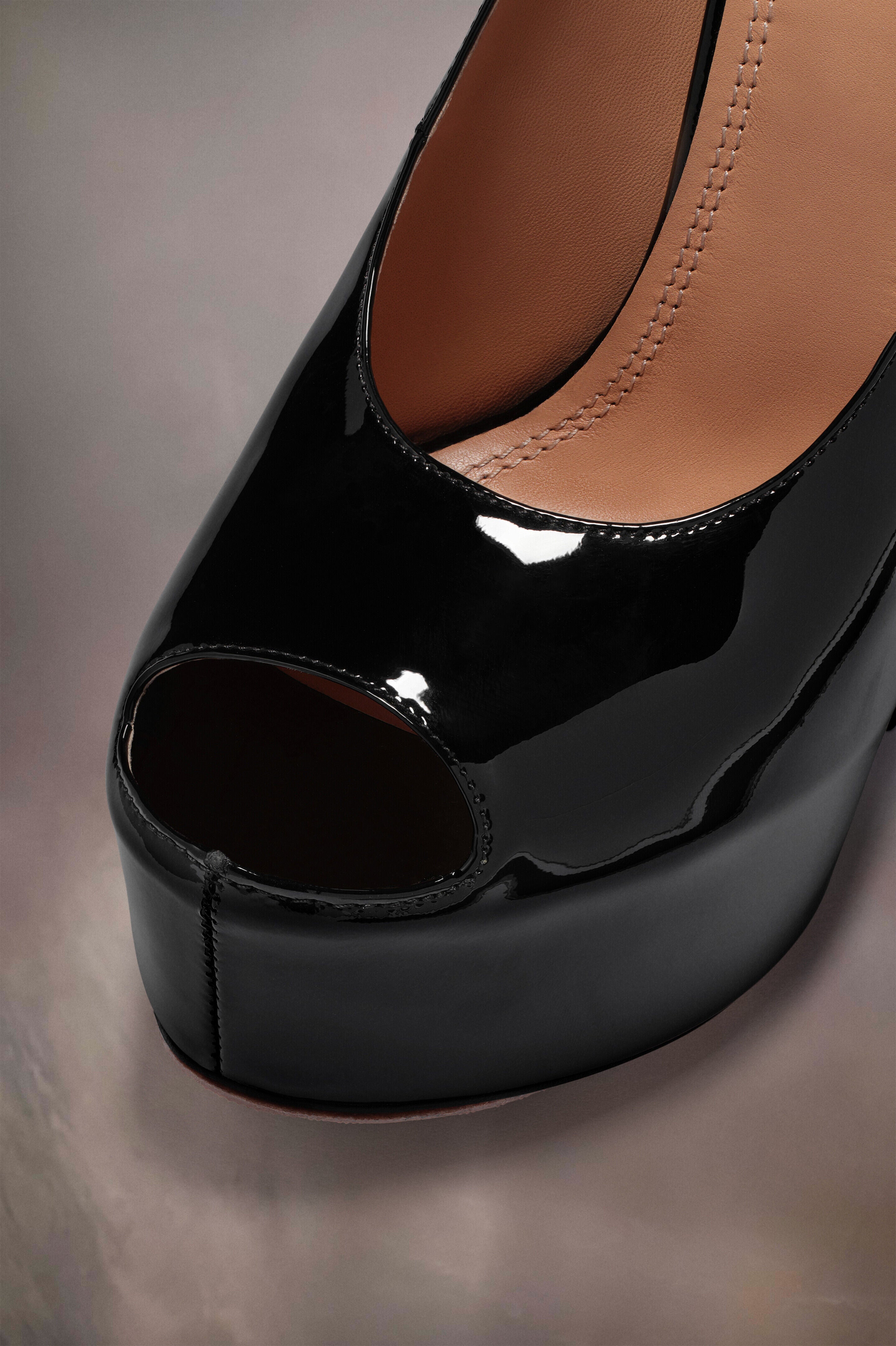 MAISON MARGIELA WOMEN'S SHOE NWT