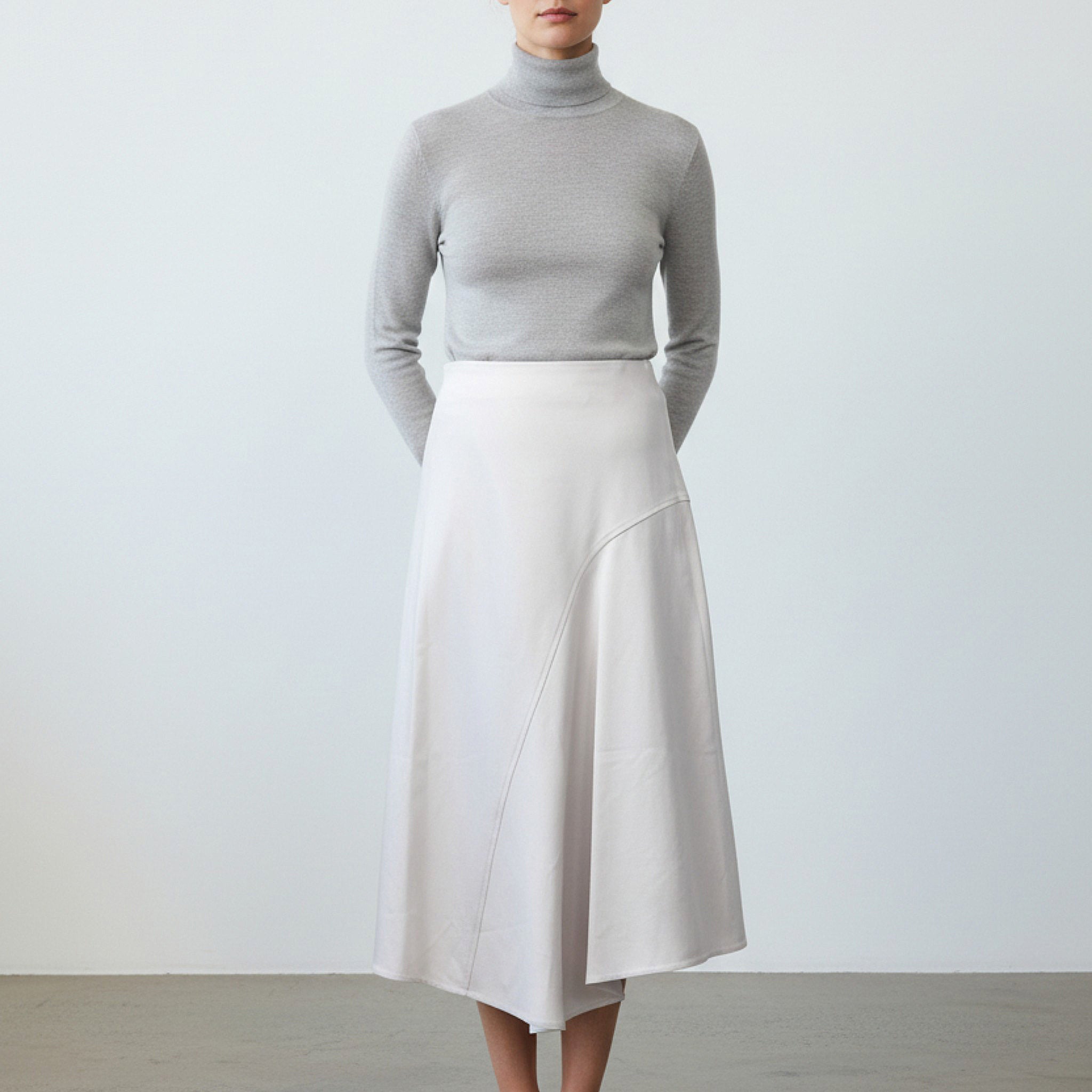 BRUNELLO CUCINELLI WOMEN'S CREAM MIDI SKIRT WITH SEAM DETAIL