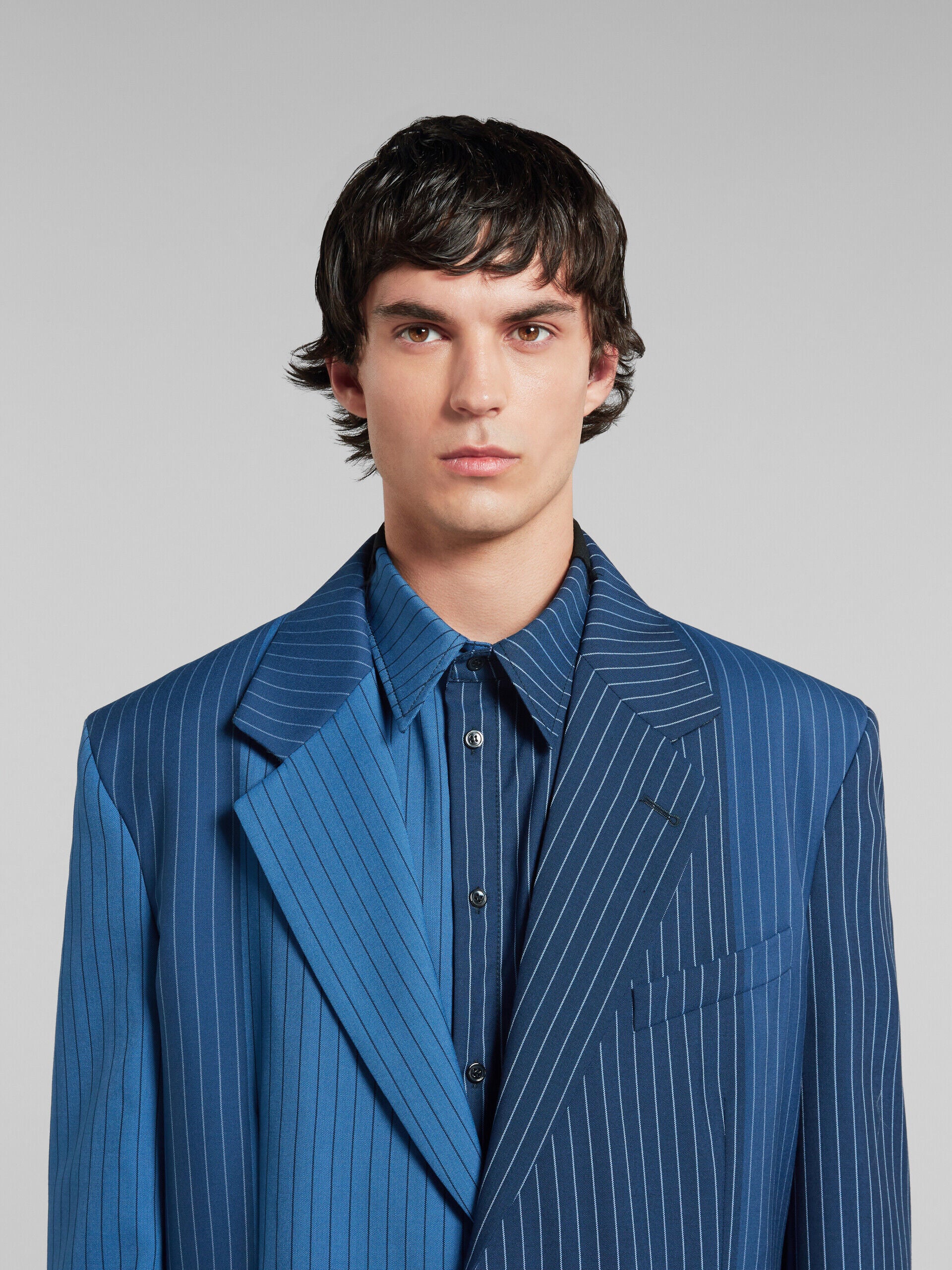 MARNI MEN'S BLUE PINSTRIPE TAILORED BLAZER