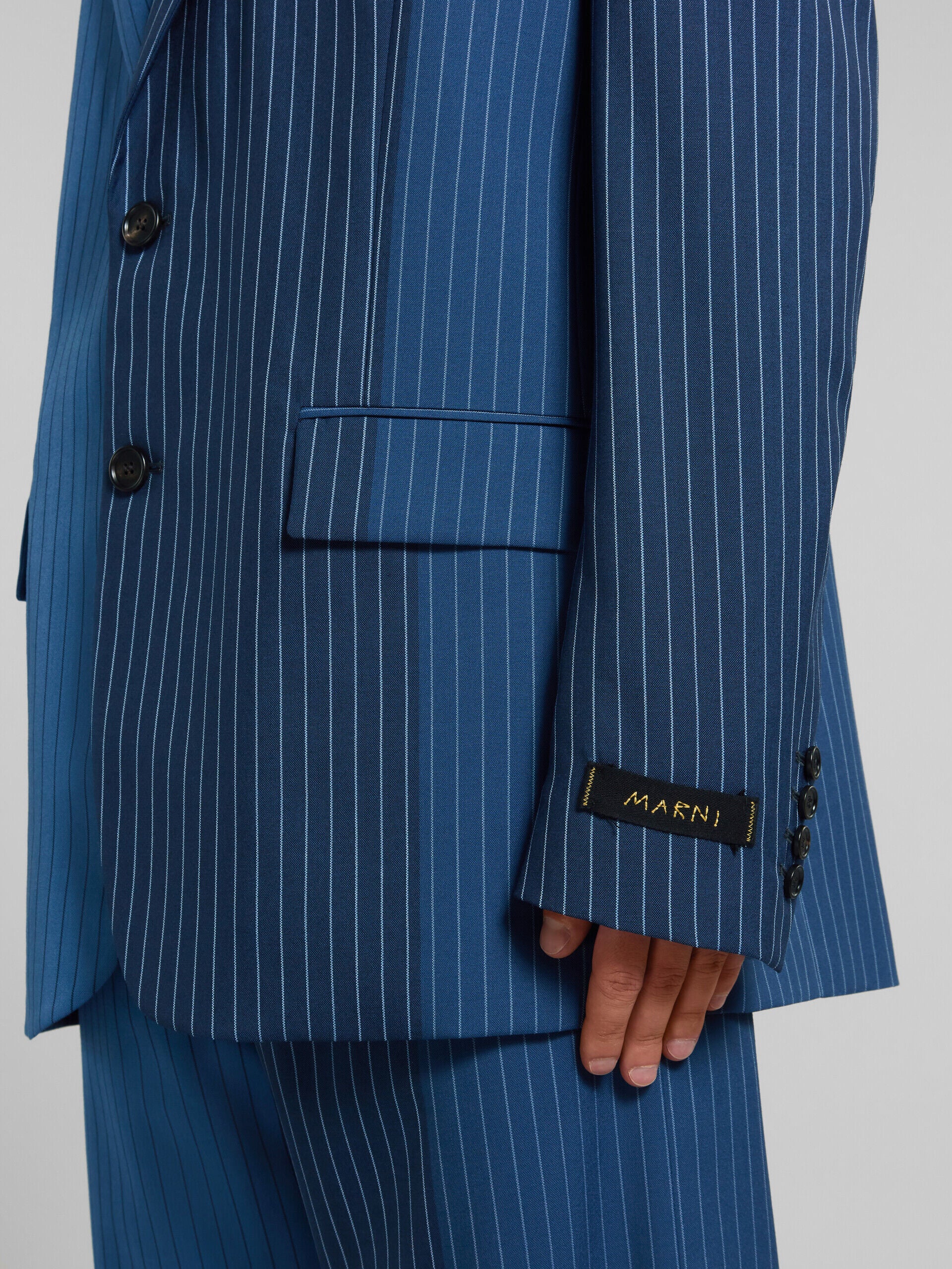 MARNI MEN'S BLUE PINSTRIPE TAILORED BLAZER