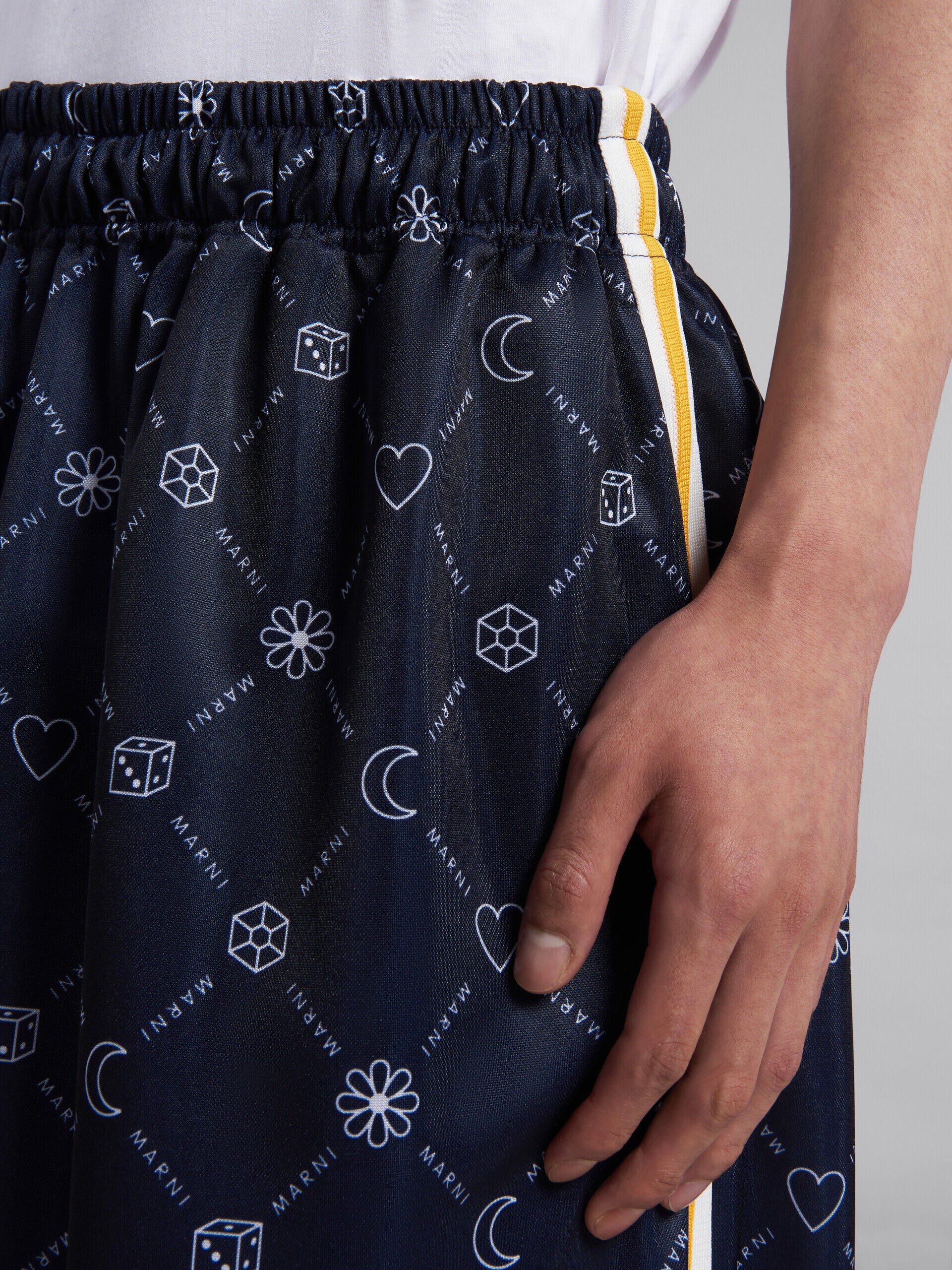 MARNI MEN'S NAVY PATTERNED SHORTS WITH TRIM