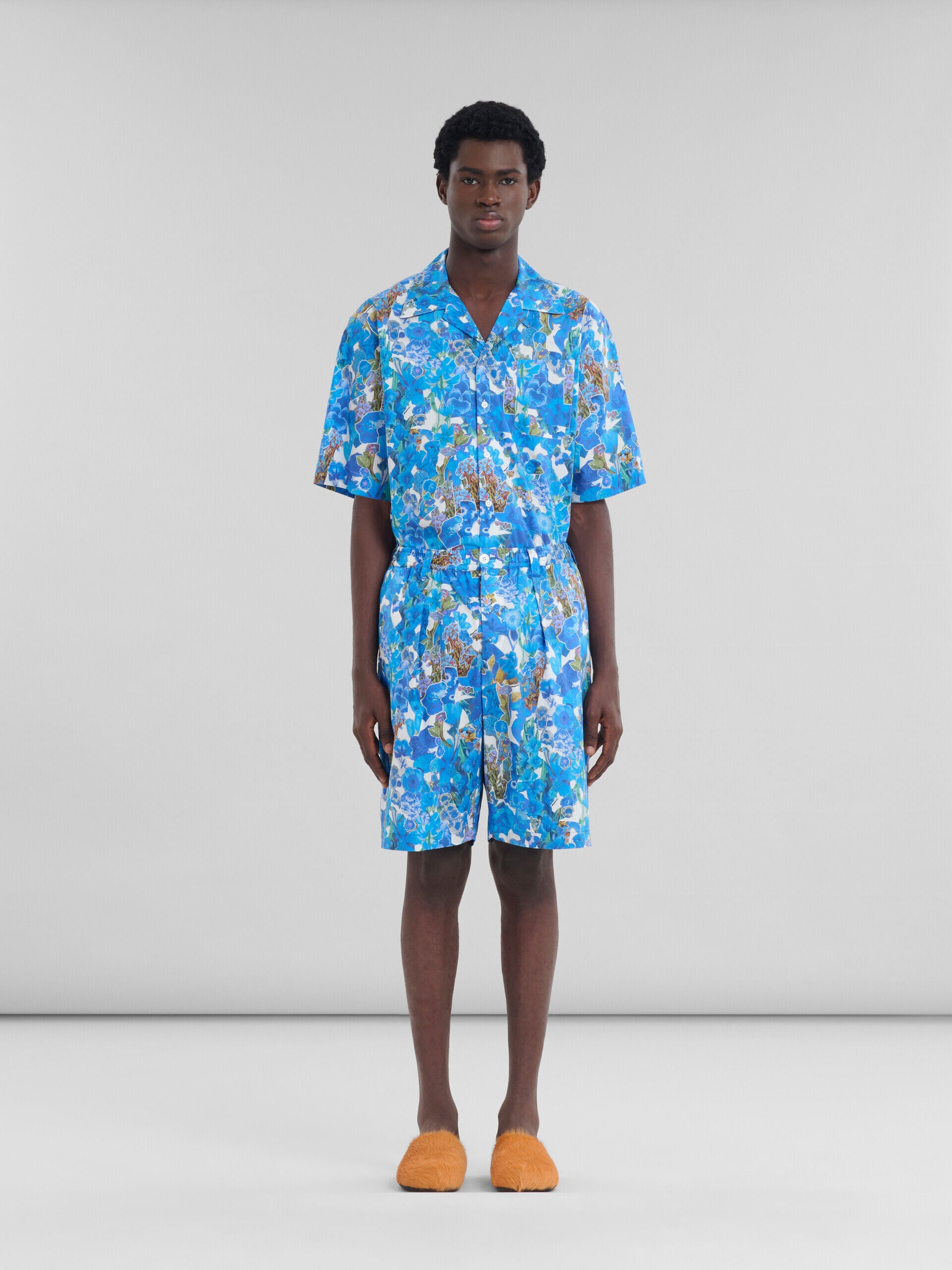 MARNI MEN'S COBALT FLORAL PRINT TAILORED SHORTS