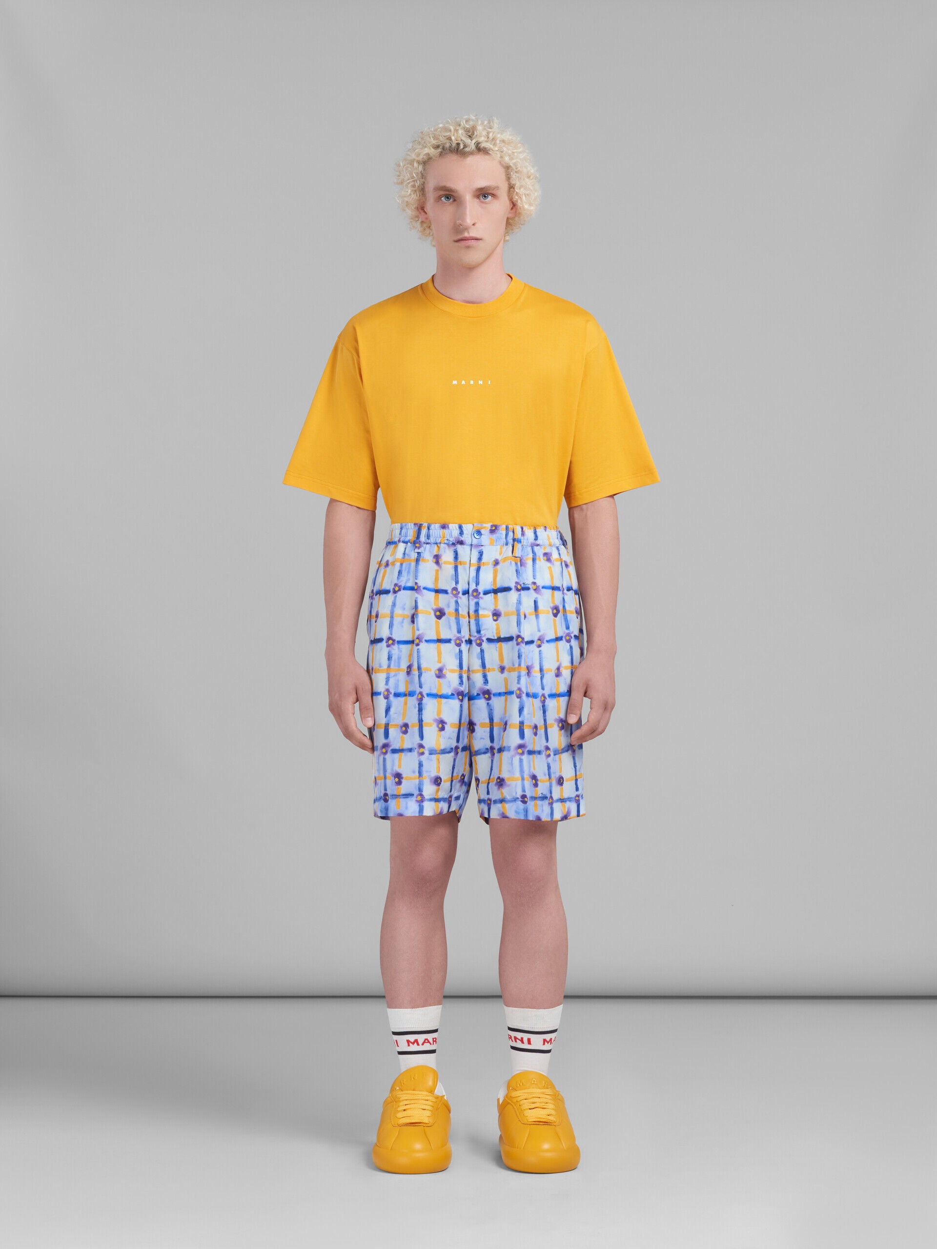 MARNI MEN'S LIGHT BLUE PATTERNED TAILORED SHORTS
