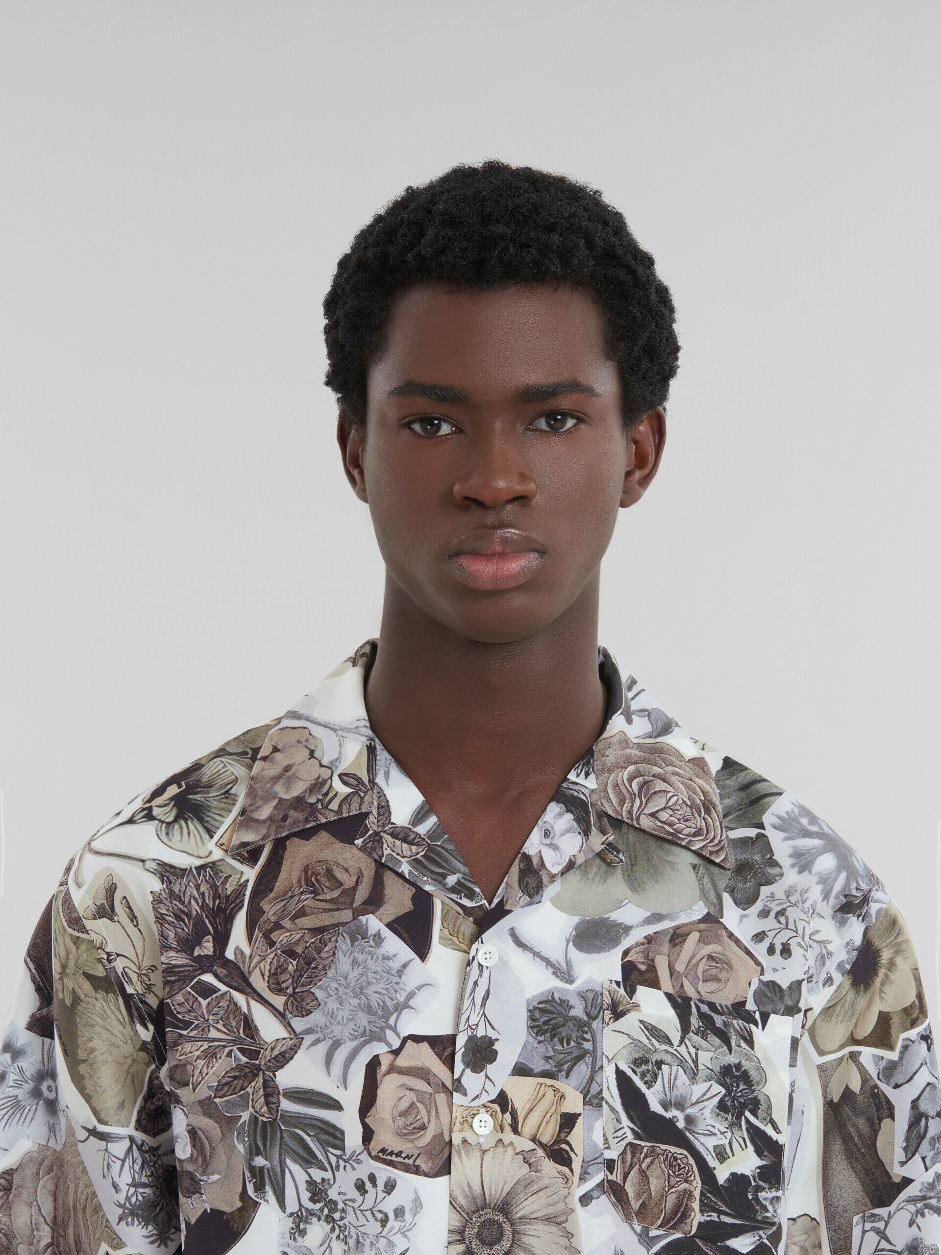 MARNI MEN'S FLORAL PRINT TAILORED SHORTS
