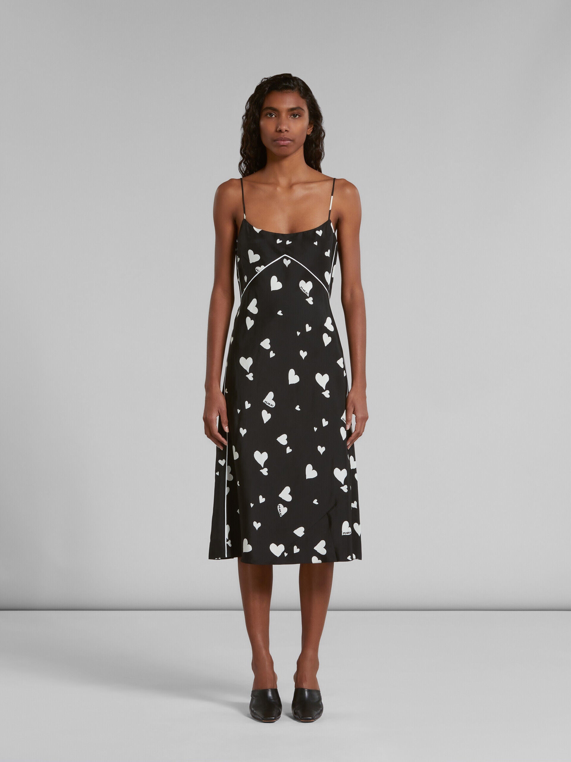 MARNI WOMEN'S BLACK HEART-PRINT SLIP DRESS