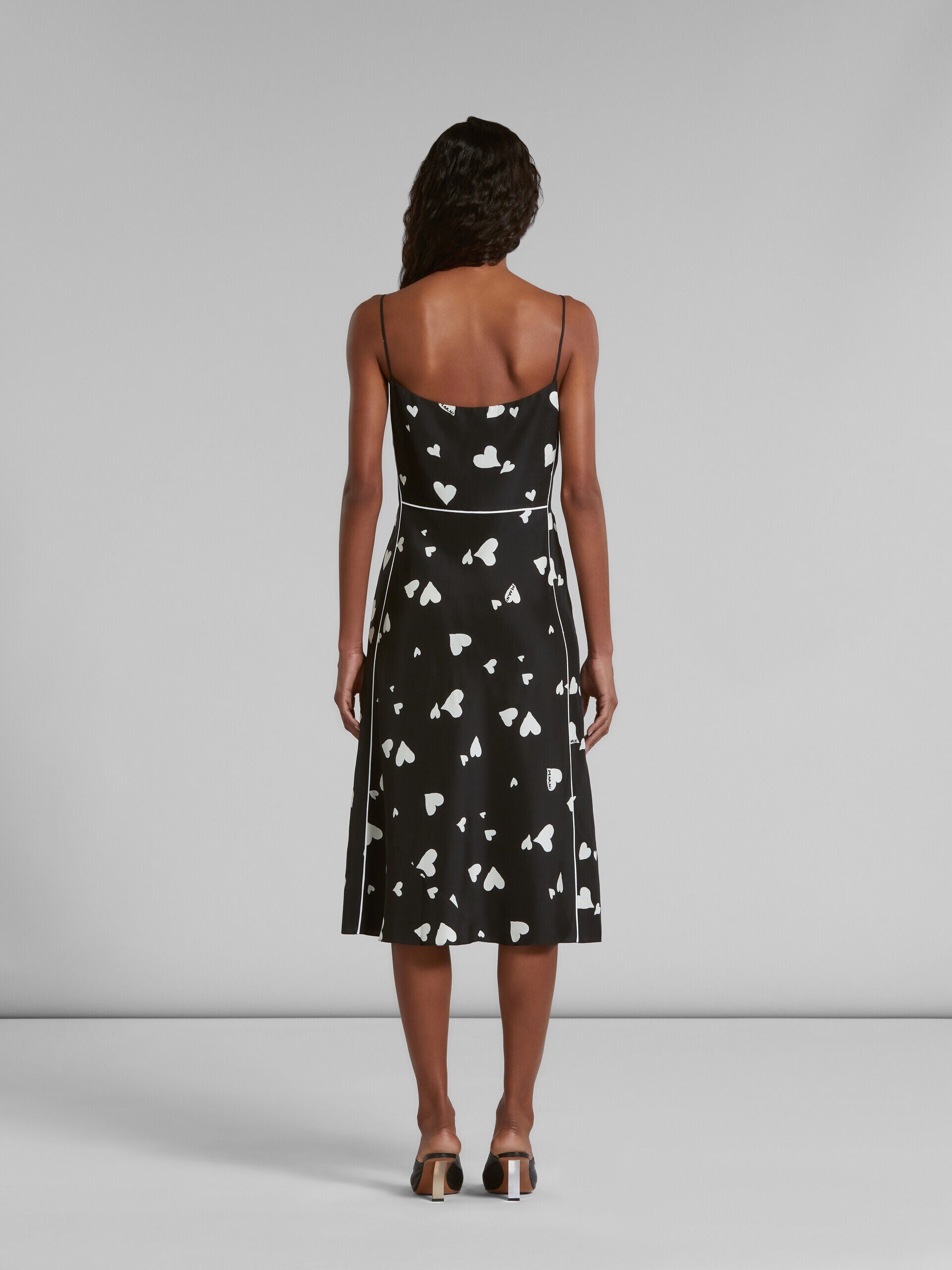 MARNI WOMEN'S BLACK HEART-PRINT SLIP DRESS