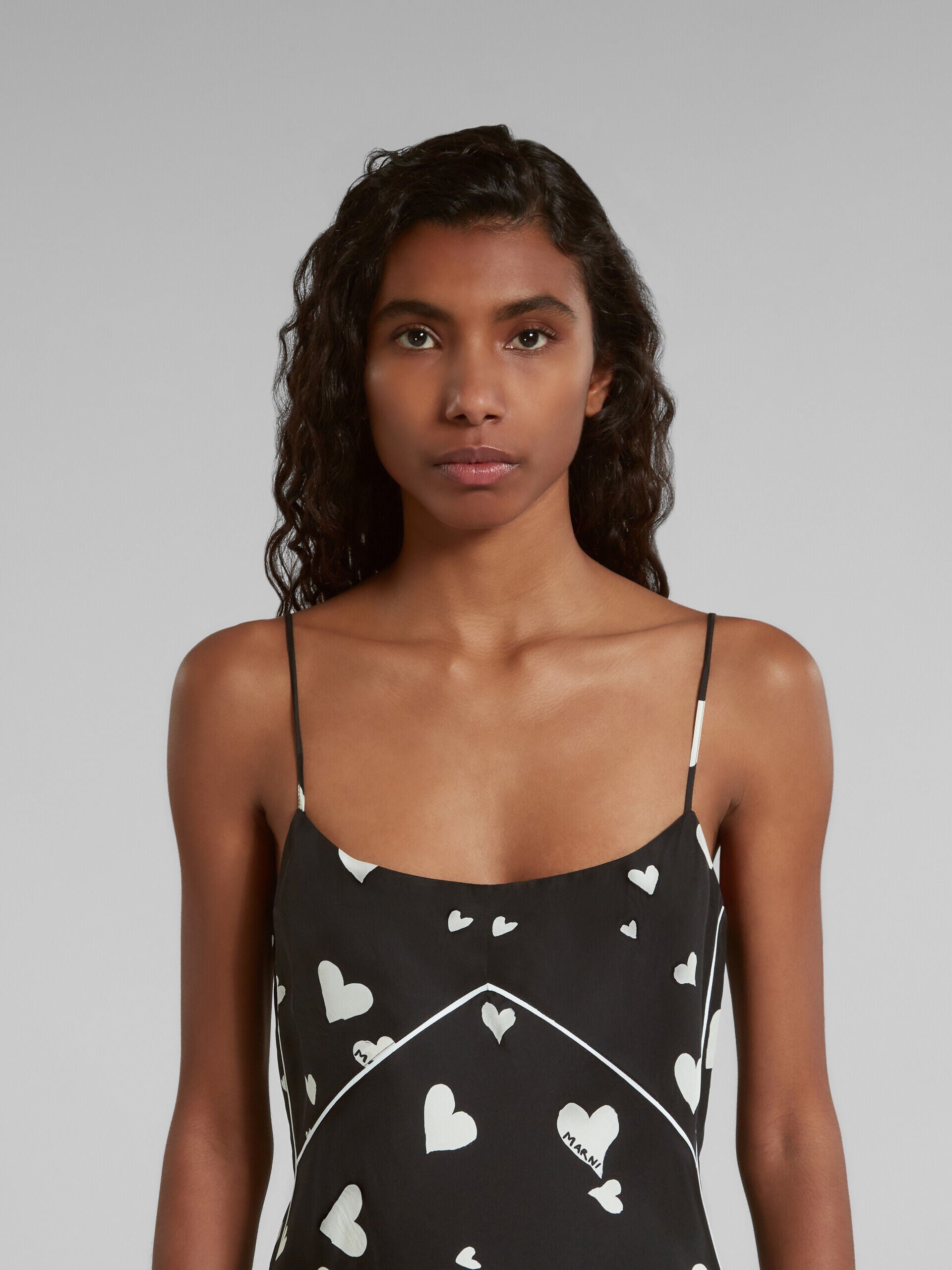 MARNI WOMEN'S BLACK HEART-PRINT SLIP DRESS
