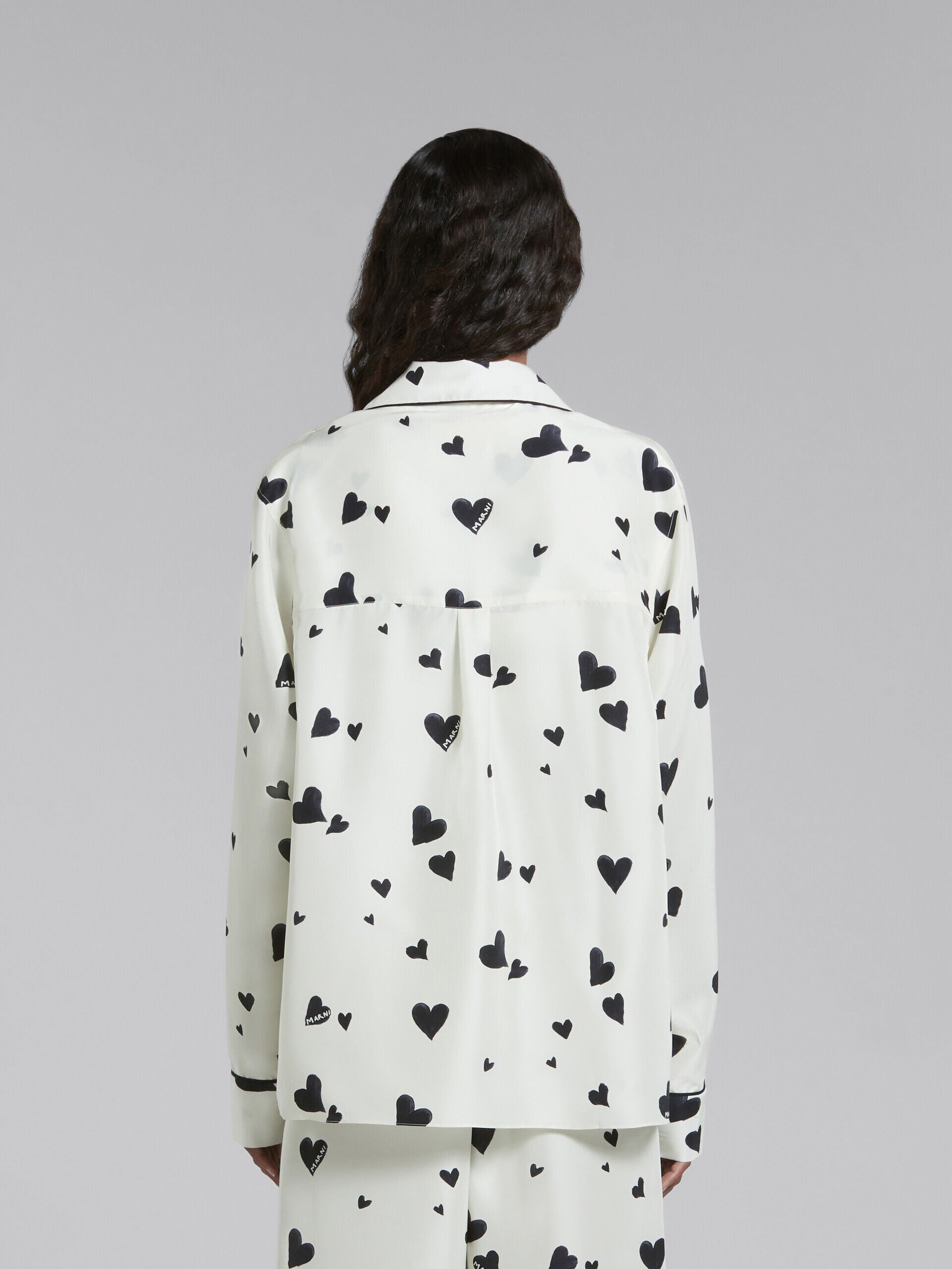 MARNI WOMEN'S STONE WHITE HEART PRINT SHIRT
