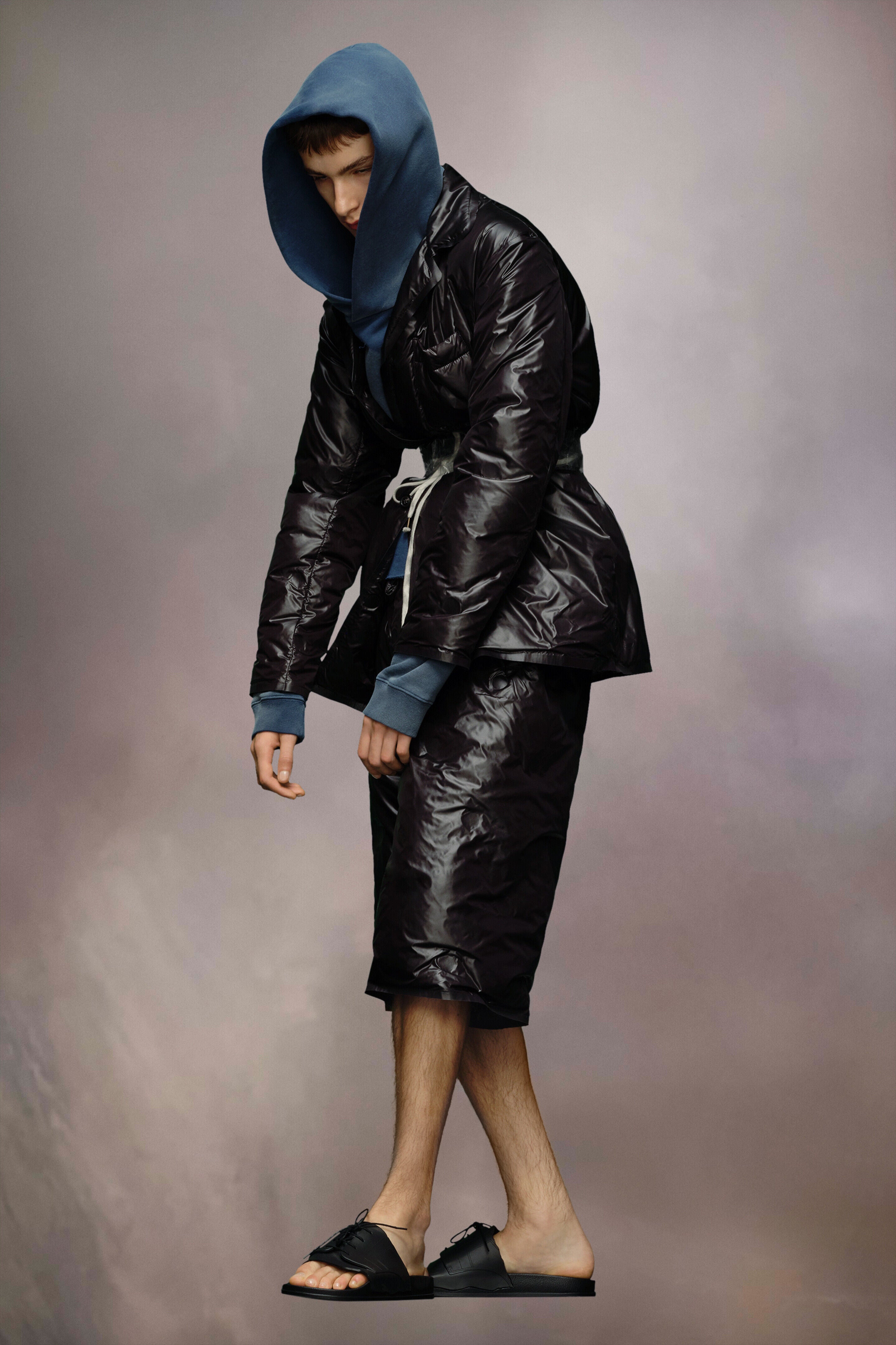 MAISON MARGIELA MEN'S BLACK QUILTED COAT