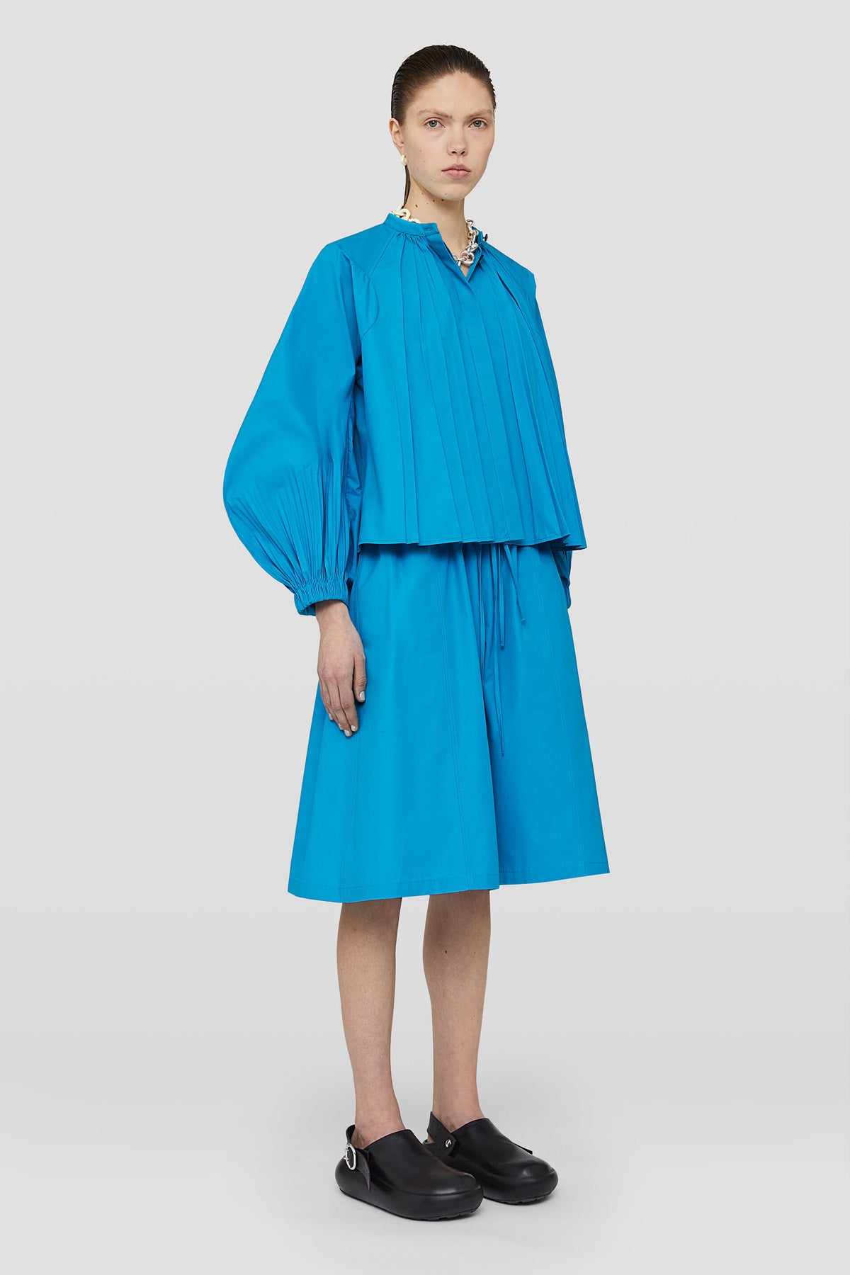 JIL SANDER WOMEN'S ELECTRIC BLUE WIDE-LEG SHORTS
