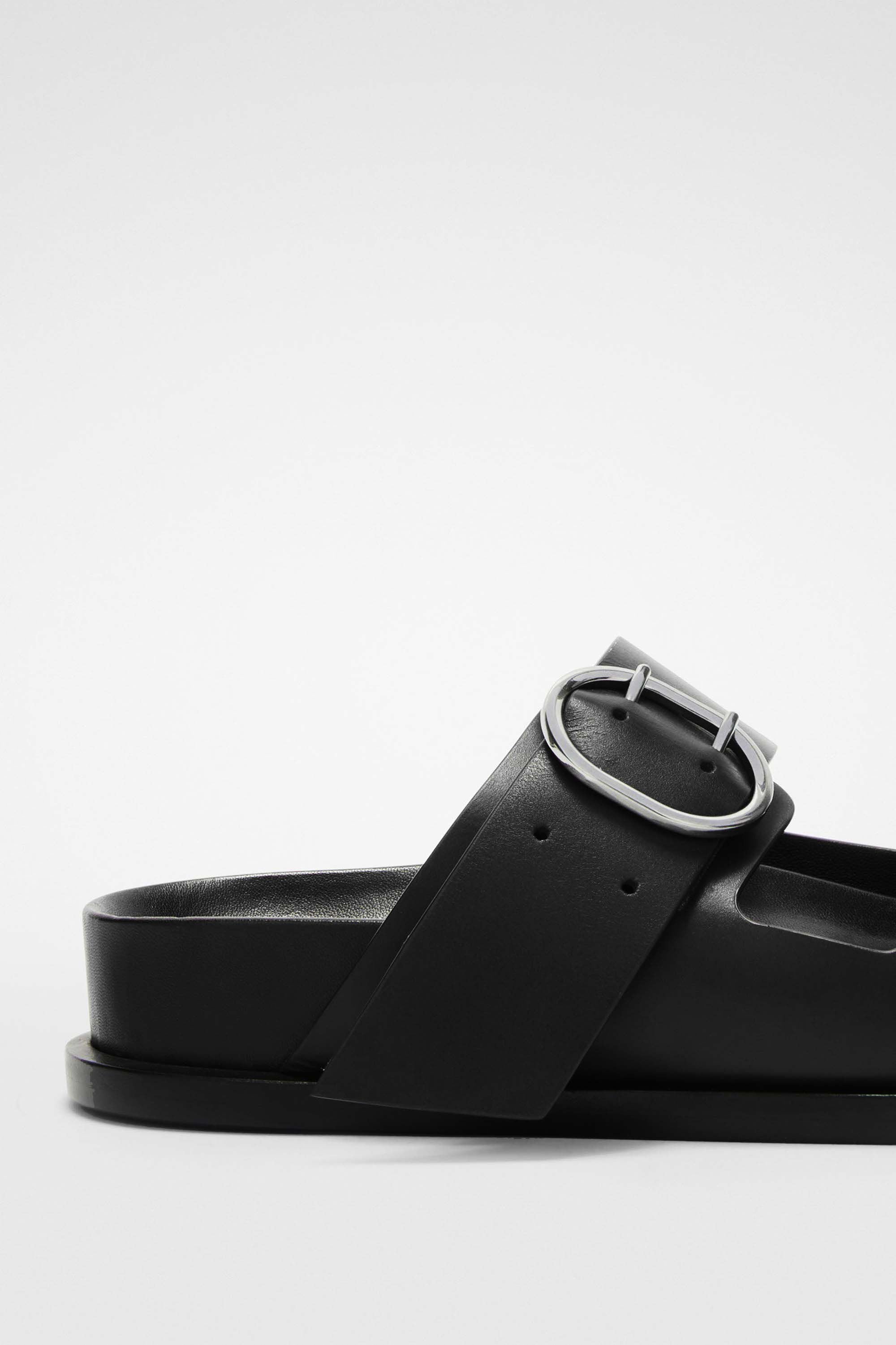 JIL SANDER WOMEN'S BLACK BUCKLE STRAP SANDALS