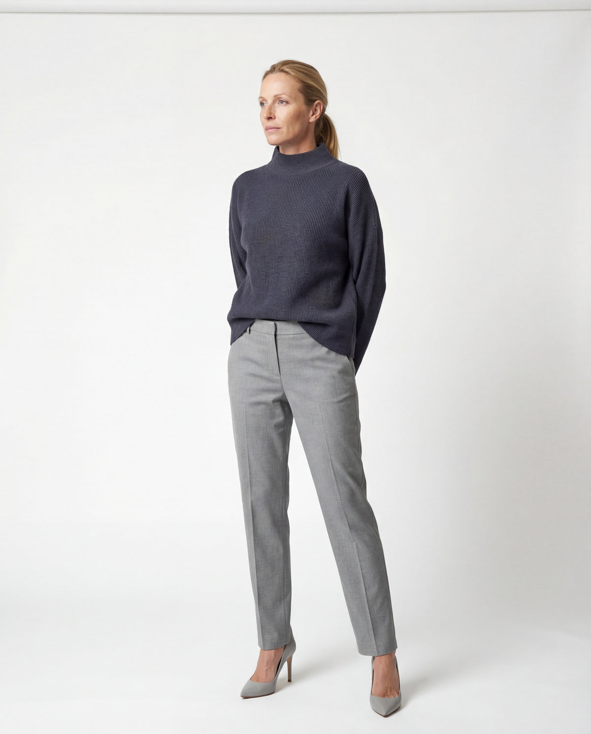 BRUNELLO CUCINELLI WOMEN'S DARK BLUE CASHMERE SWEATER
