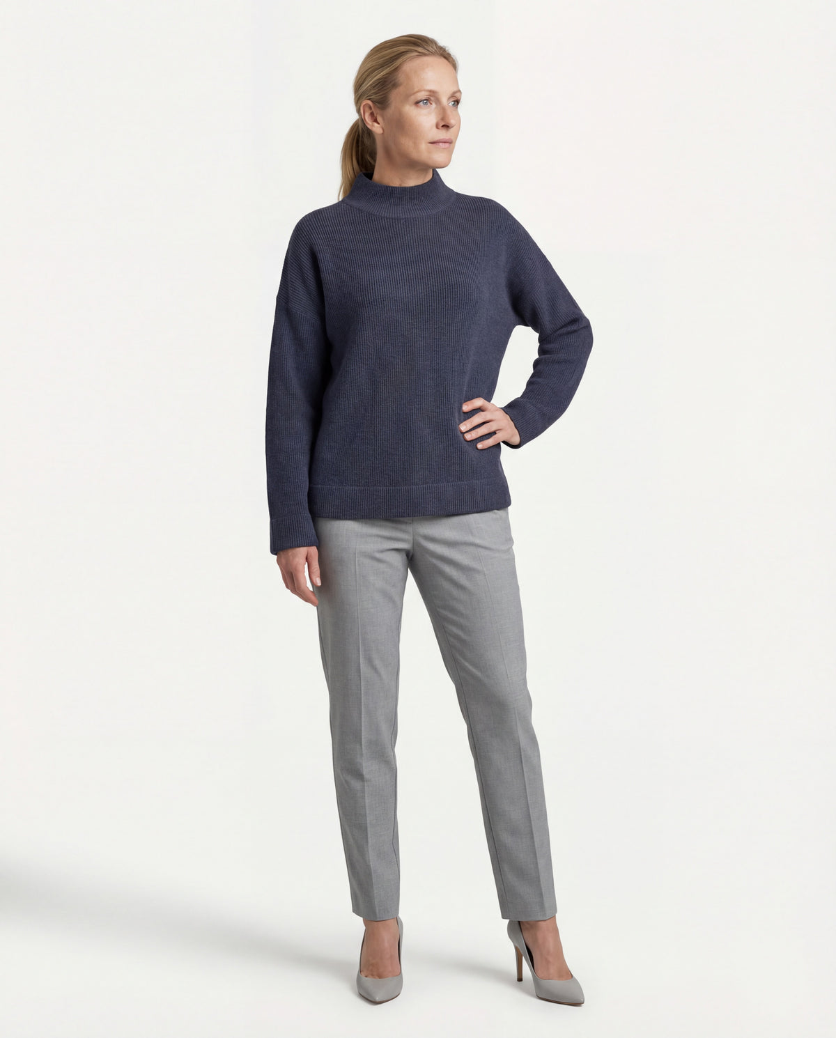 BRUNELLO CUCINELLI WOMEN'S DARK BLUE CASHMERE SWEATER