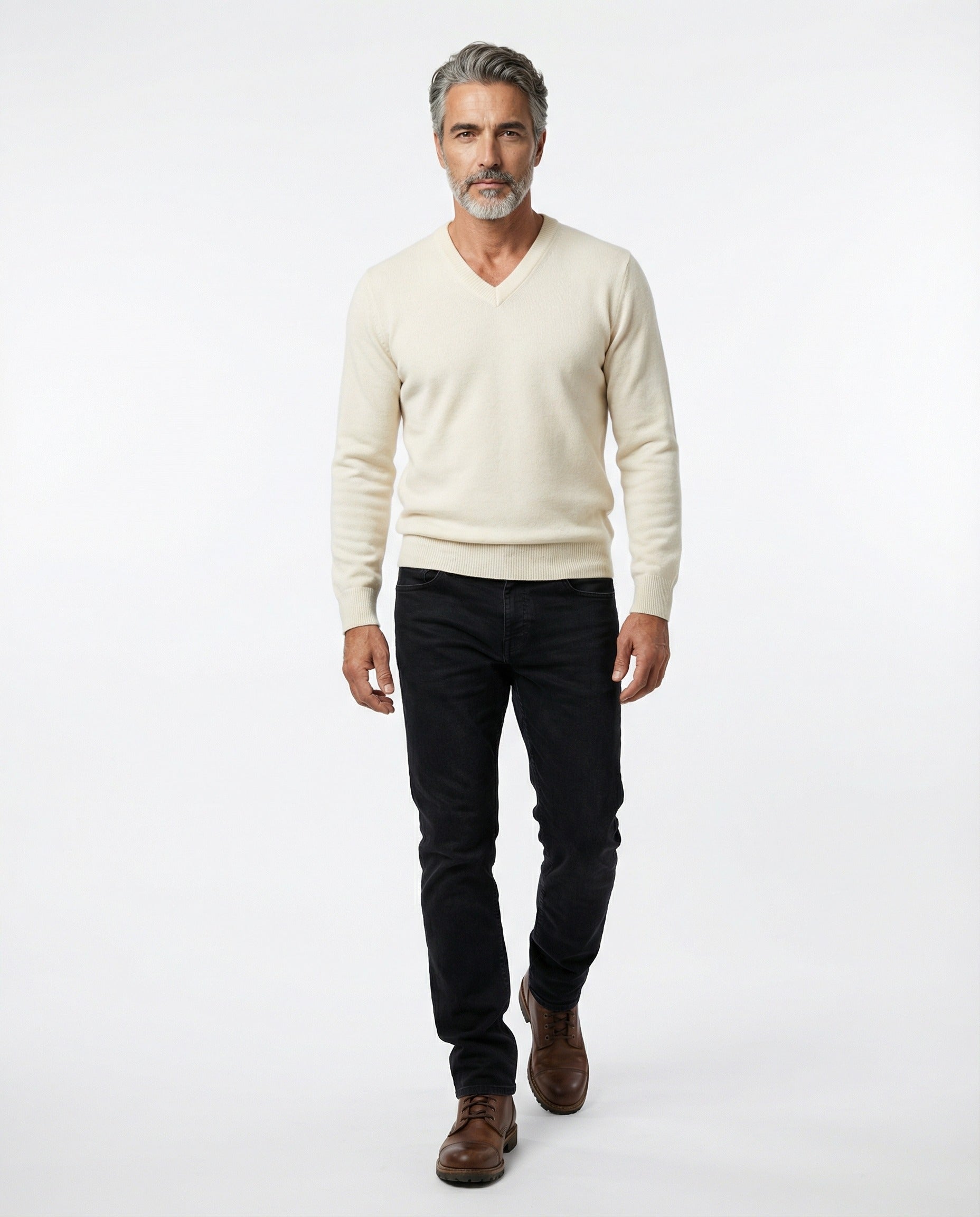 BRUNELLO CUCINELLI MEN'S IVORY CASHMERE V NECK SWEATER