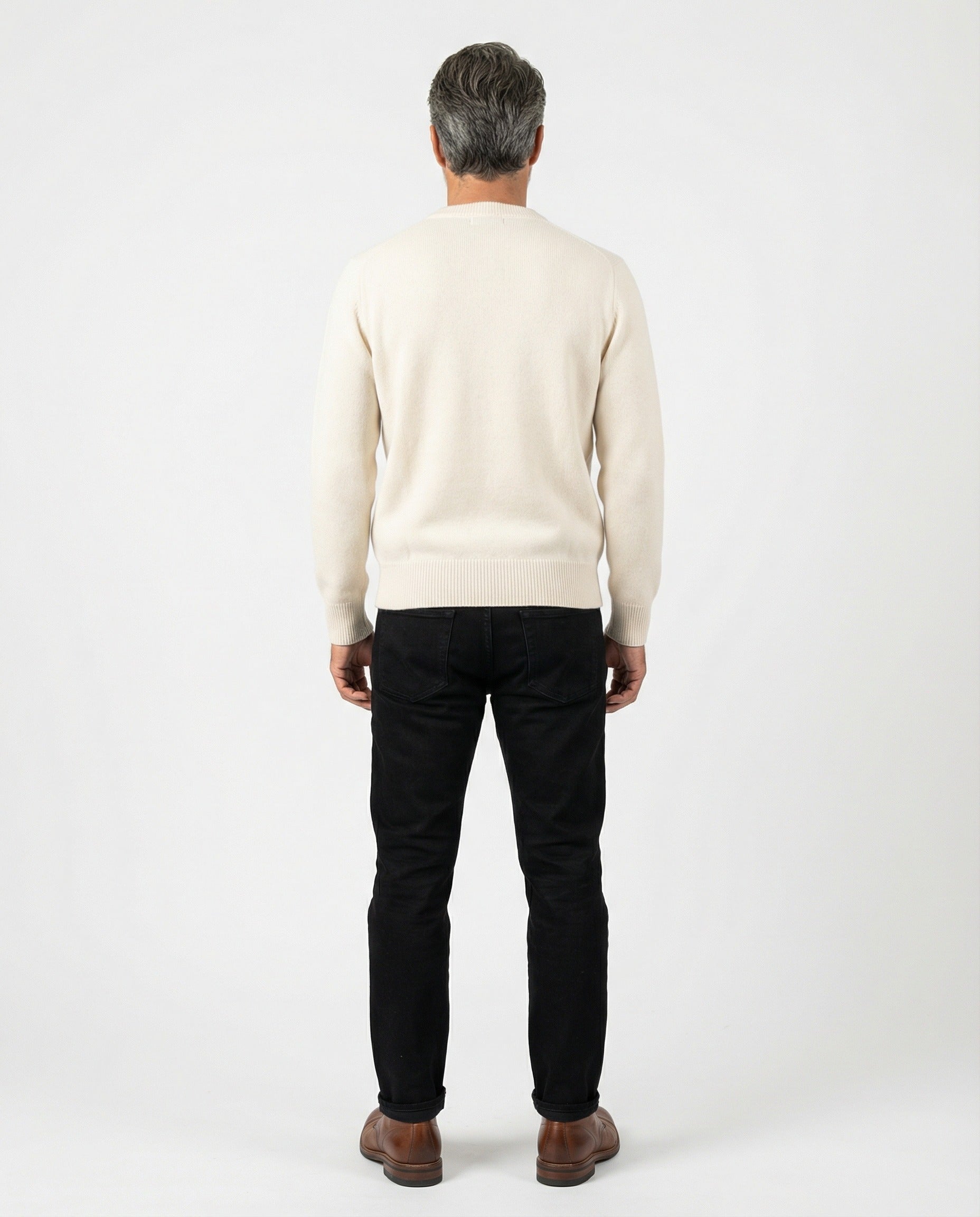 BRUNELLO CUCINELLI MEN'S IVORY CASHMERE V NECK SWEATER