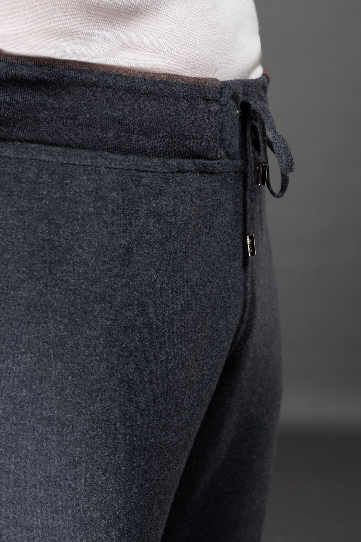MOORER MEN'S DARK GREY KNIT TROUSERS
