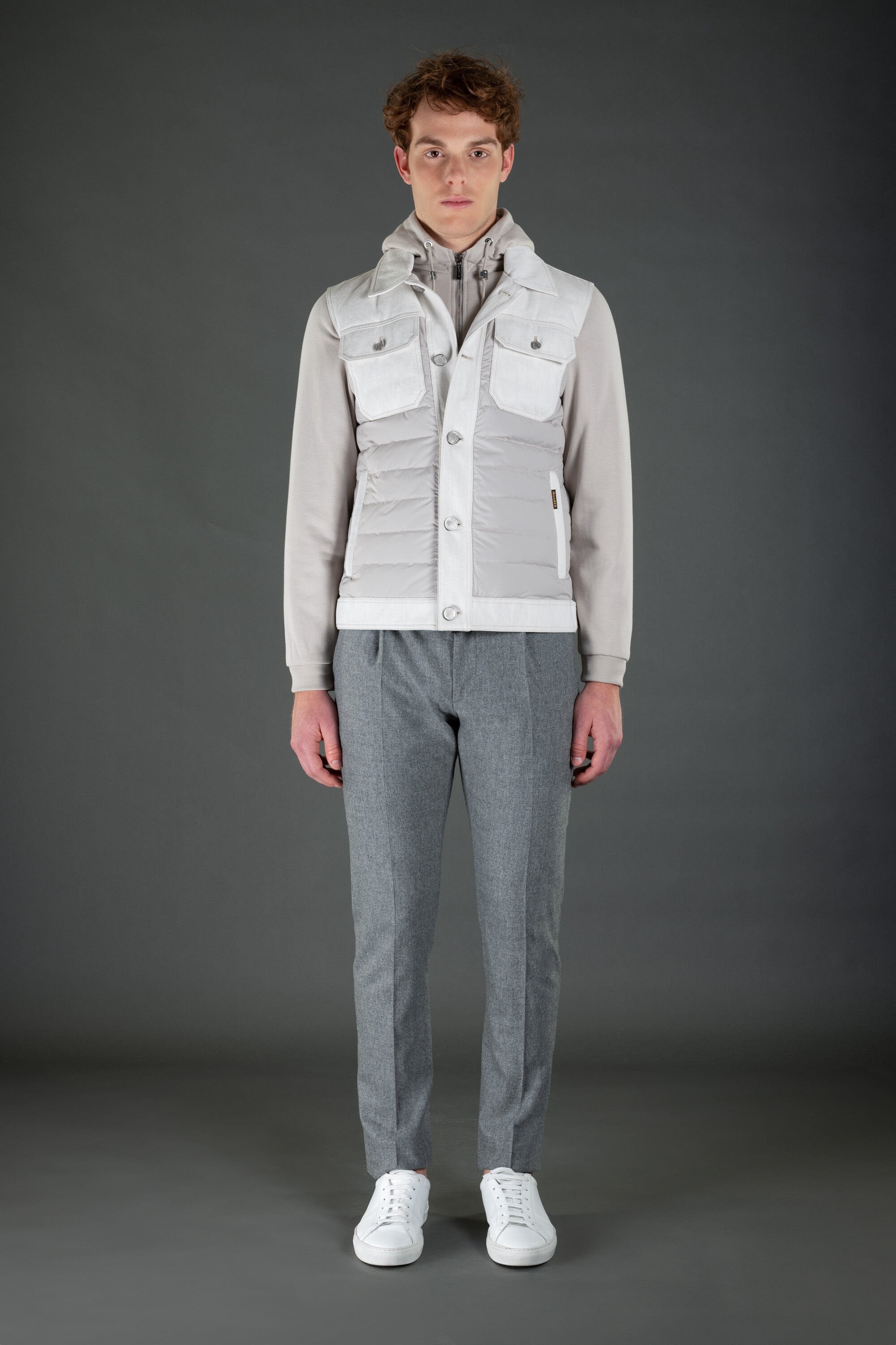 MOORER MEN'S ECRU QUILTED VEST WITH POCKETS