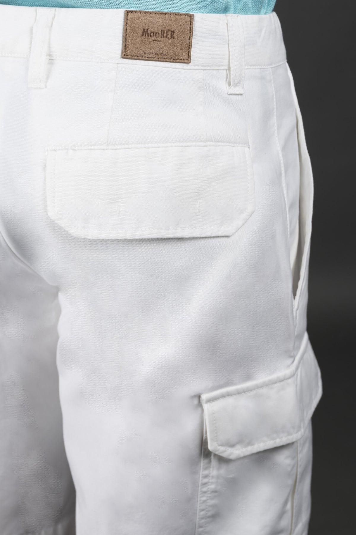 MOORER MEN'S WHITE CARGO STYLE SHORTS