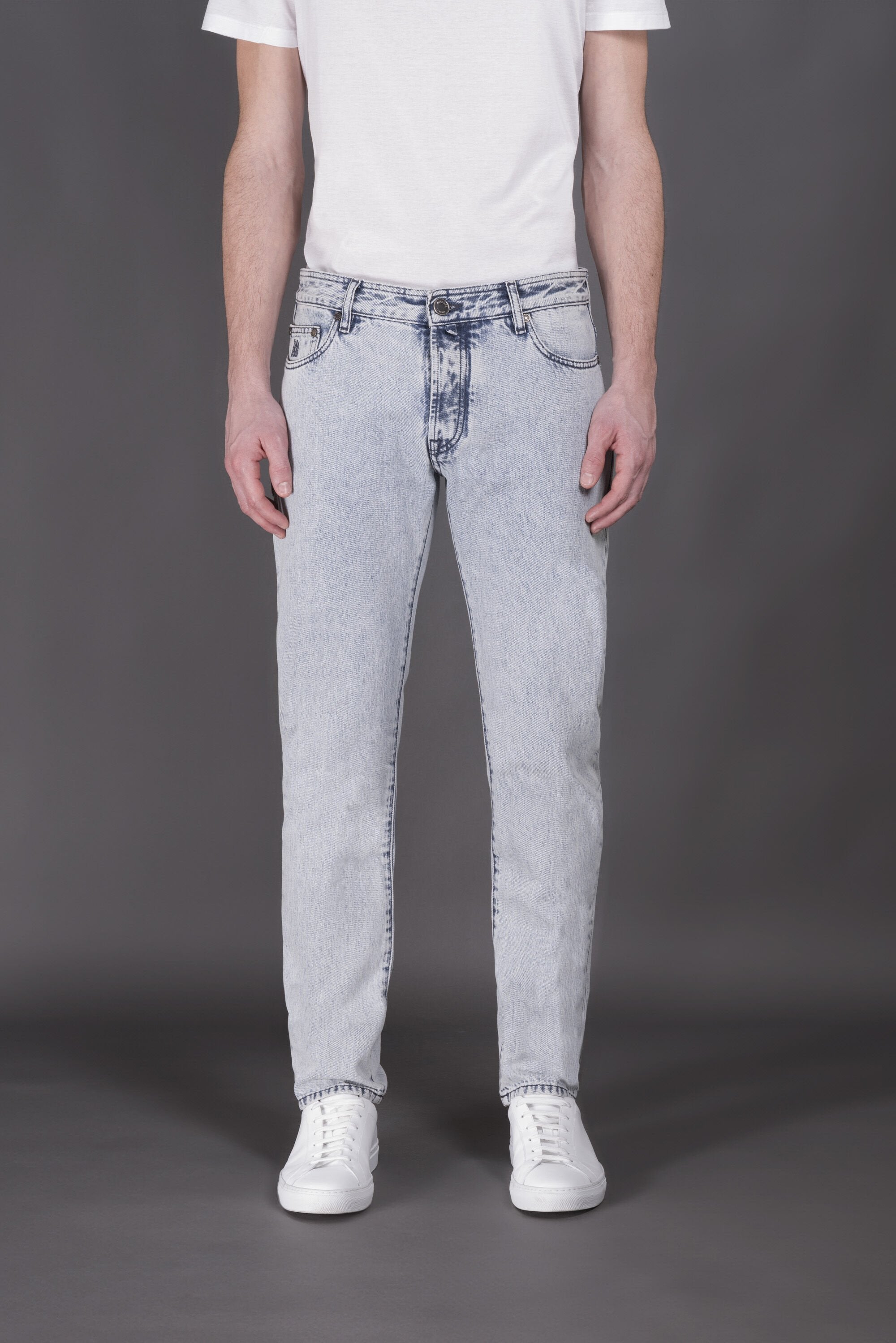 MOORER MEN'S LIGHT WASH STRAIGHT-LEG JEANS