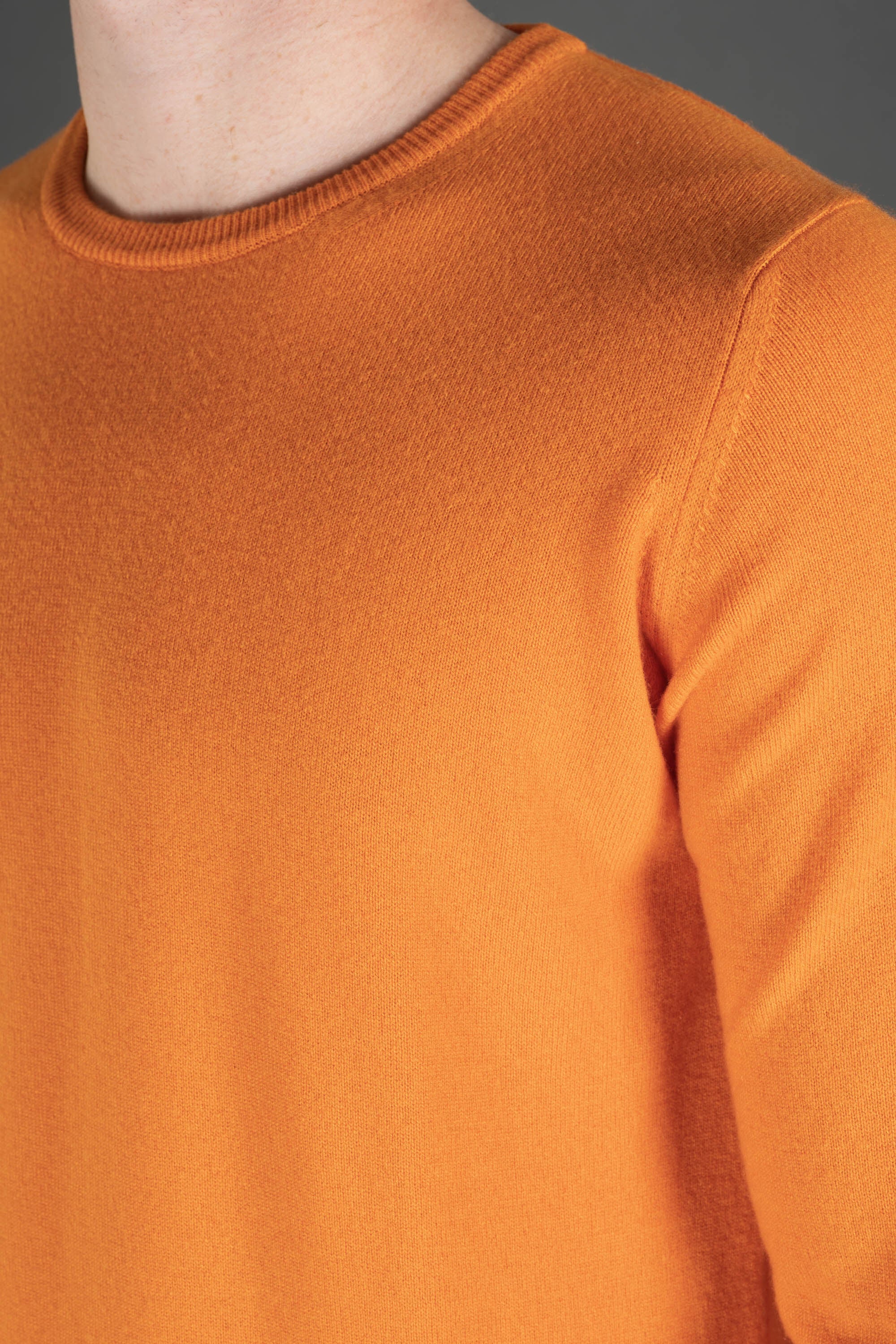 MOORER MEN'S BRIGHT ORANGE CREWNECK SWEATER