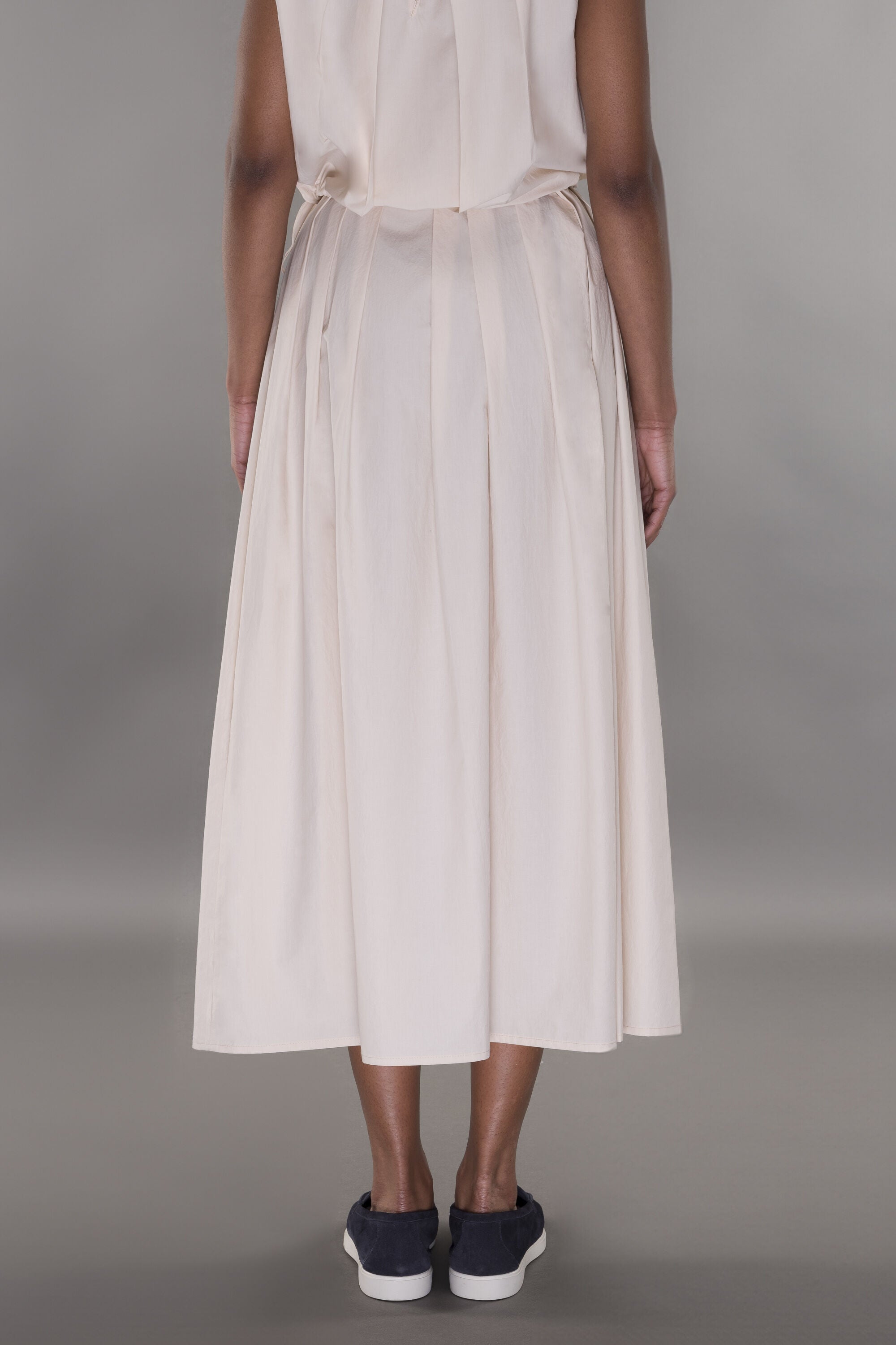 MOORER WOMEN'S ECRU PLEATED MIDI DRESS