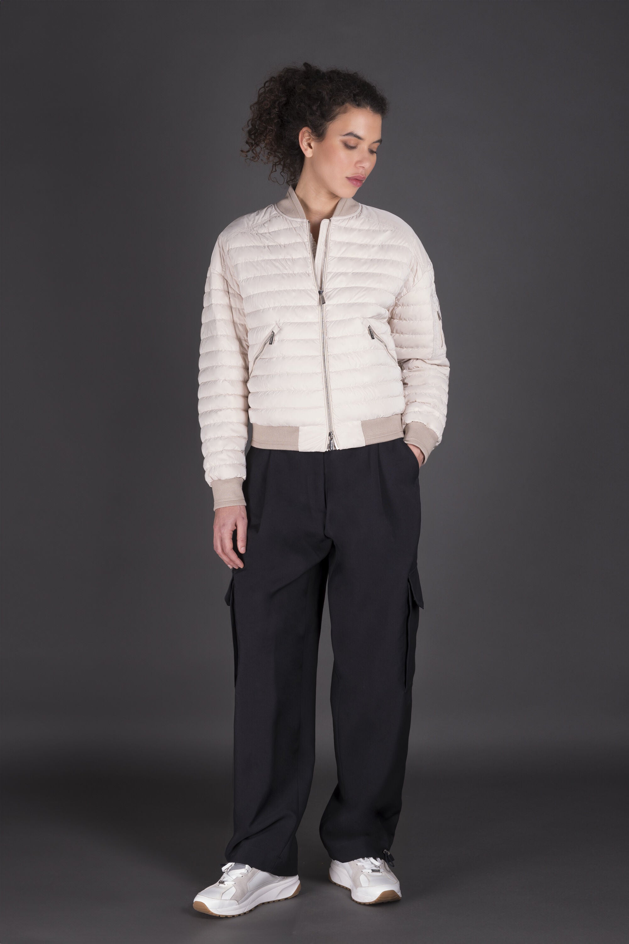 MOORER WOMEN'S STONE QUILTED BOMBER JACKET