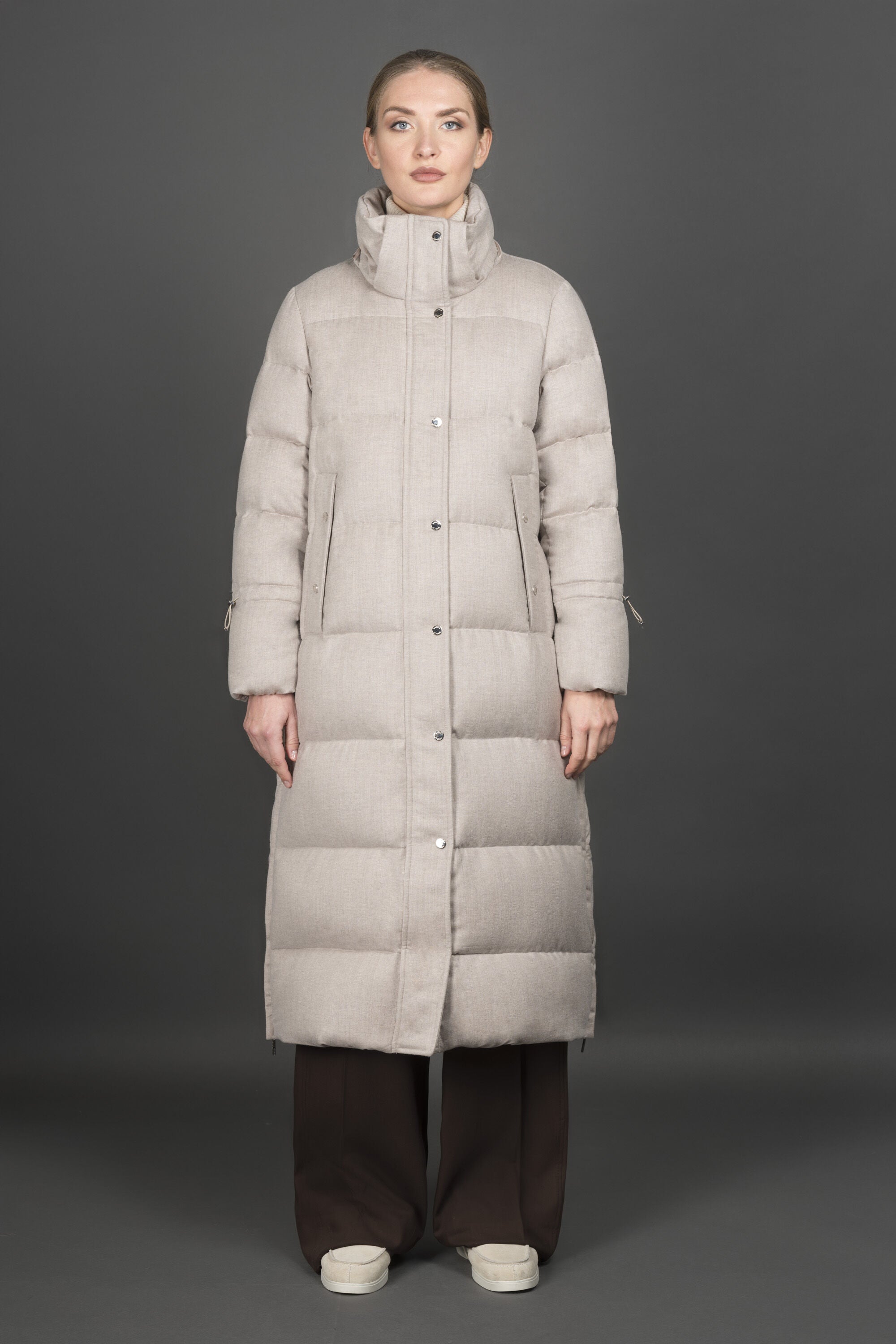 MOORER WOMEN'S BEIGE LONG PUFFER COAT WITH FUR