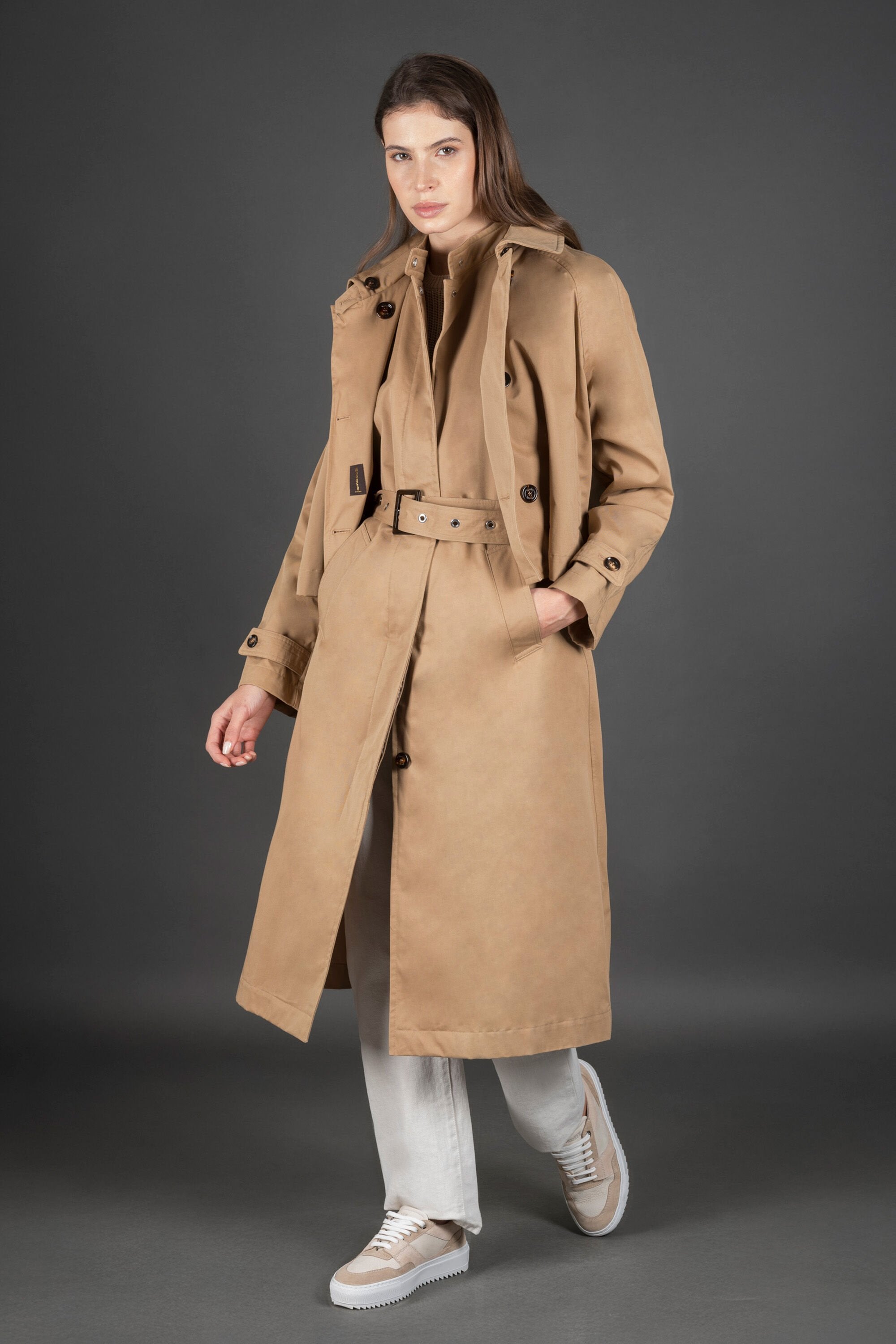 MOORER WOMEN'S TAN BELTED TRENCH COAT