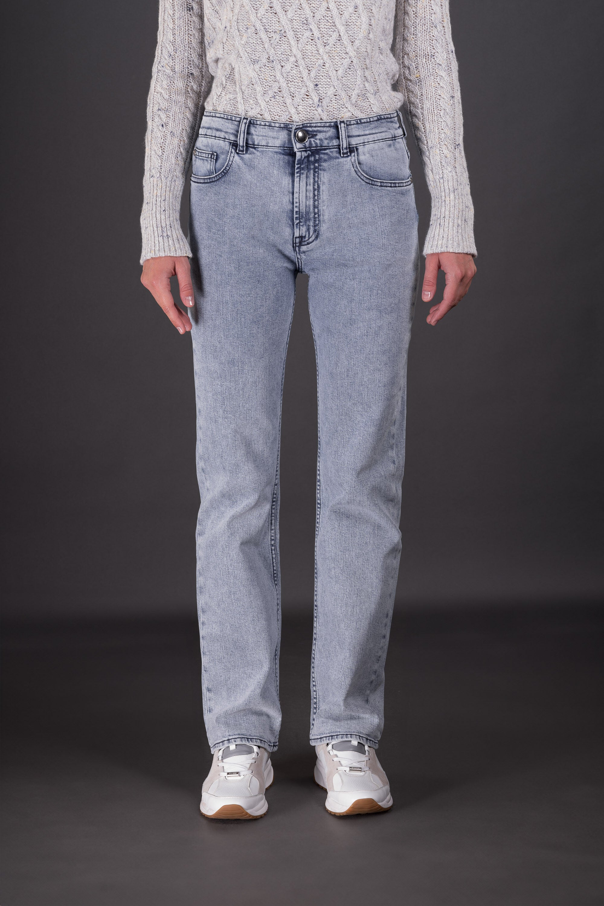 MOORER WOMEN'S LIGHT WASH STRAIGHT-LEG JEANS