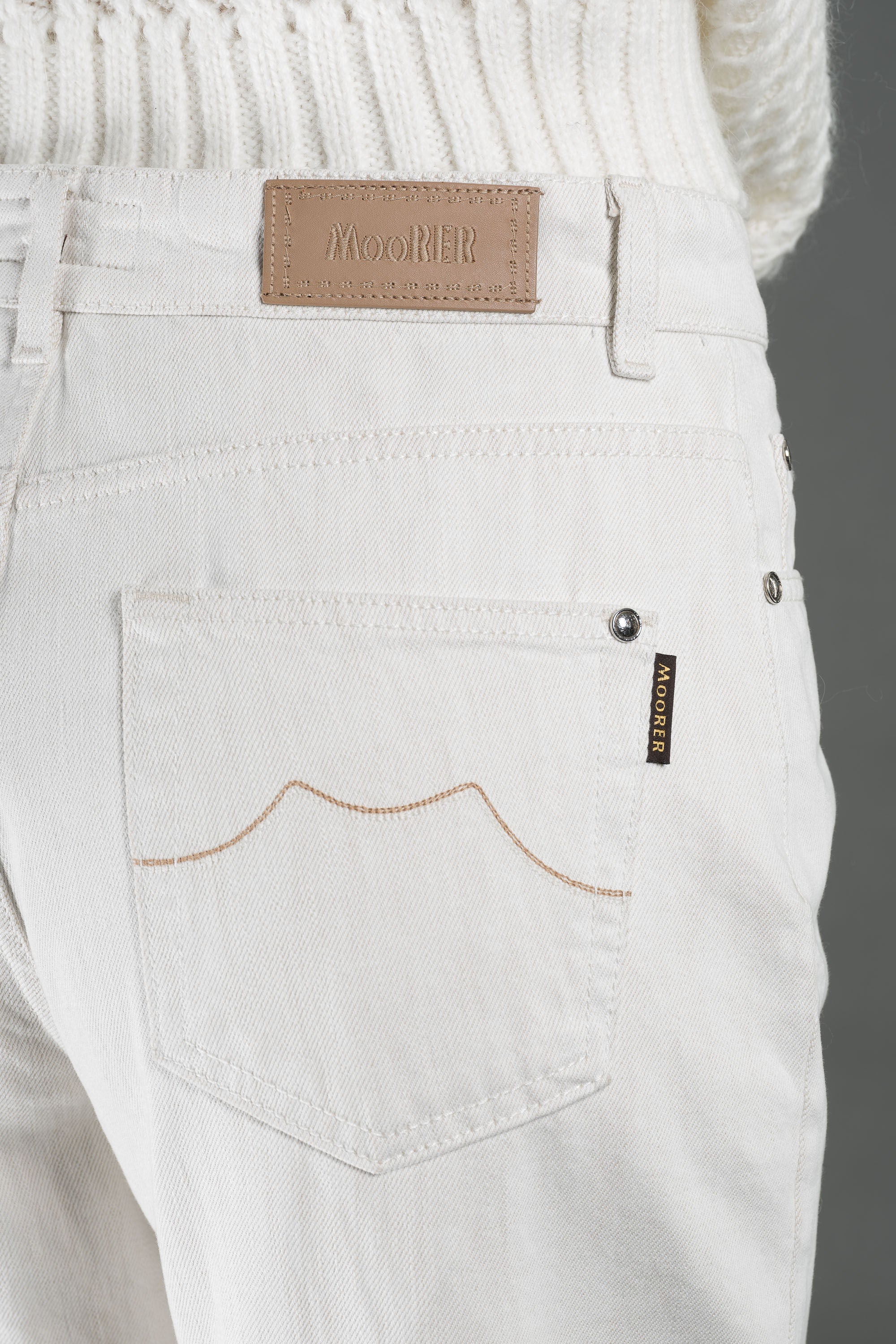 MOORER WOMEN'S ECRU STRAIGHT-LEG TROUSERS
