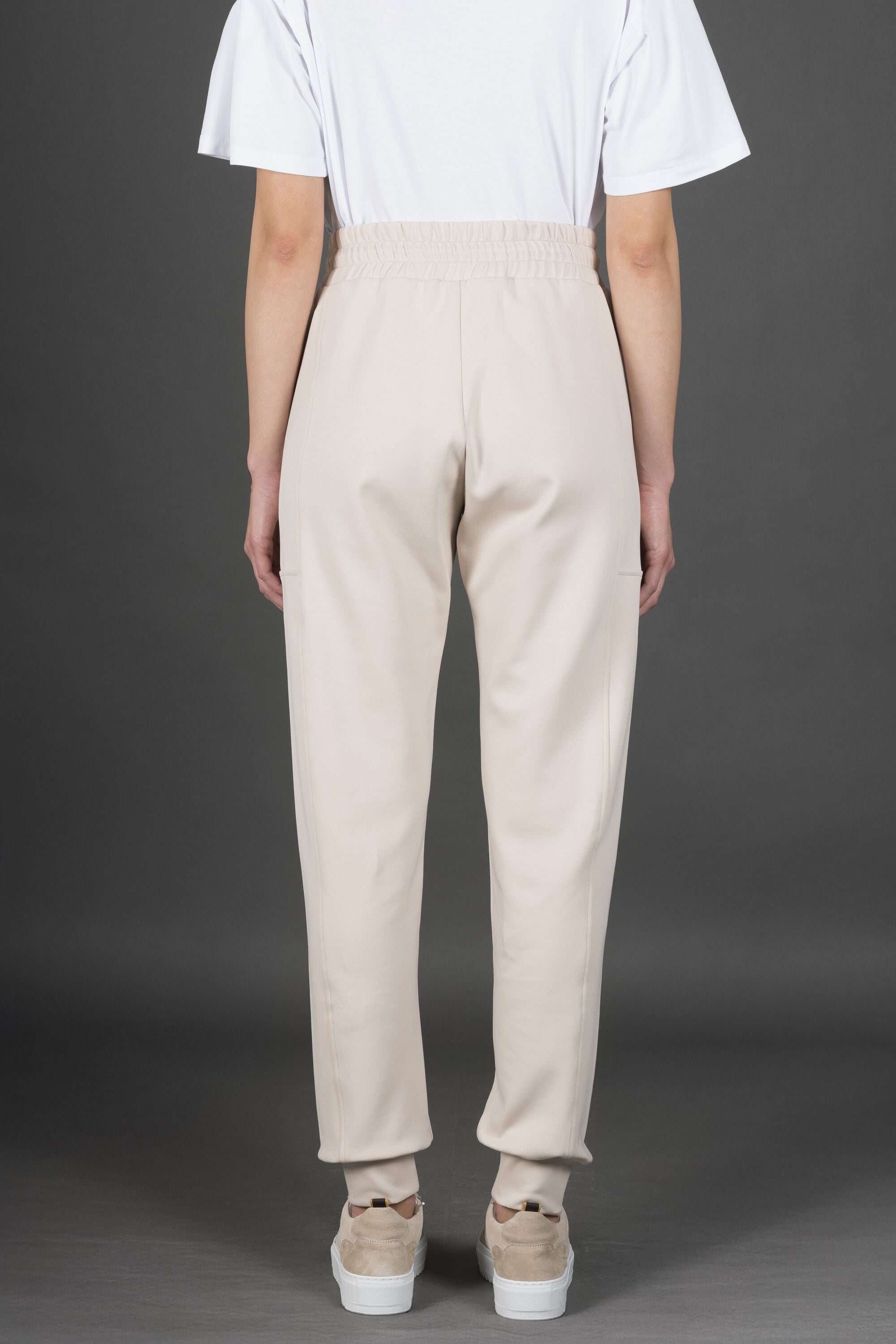 MOORER WOMEN'S LIGHT BEIGE RELAXED TROUSERS