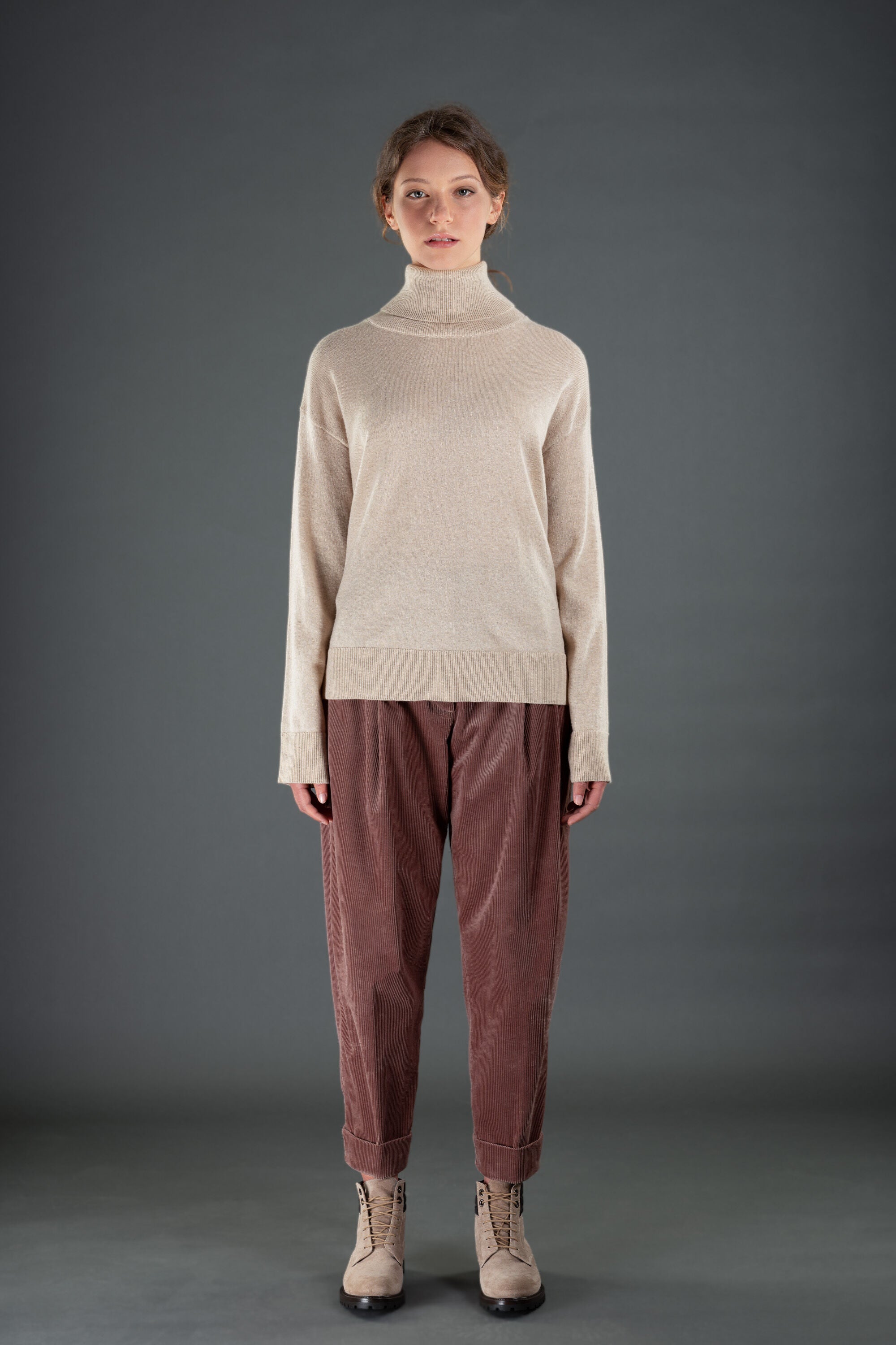 MOORER WOMEN'S HAZELNUT TURTLENECK KNIT SWEATER