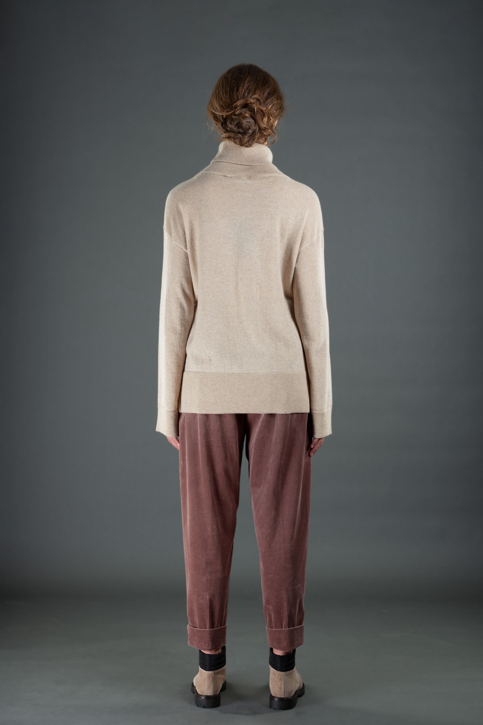 MOORER WOMEN'S HAZELNUT TURTLENECK KNIT SWEATER