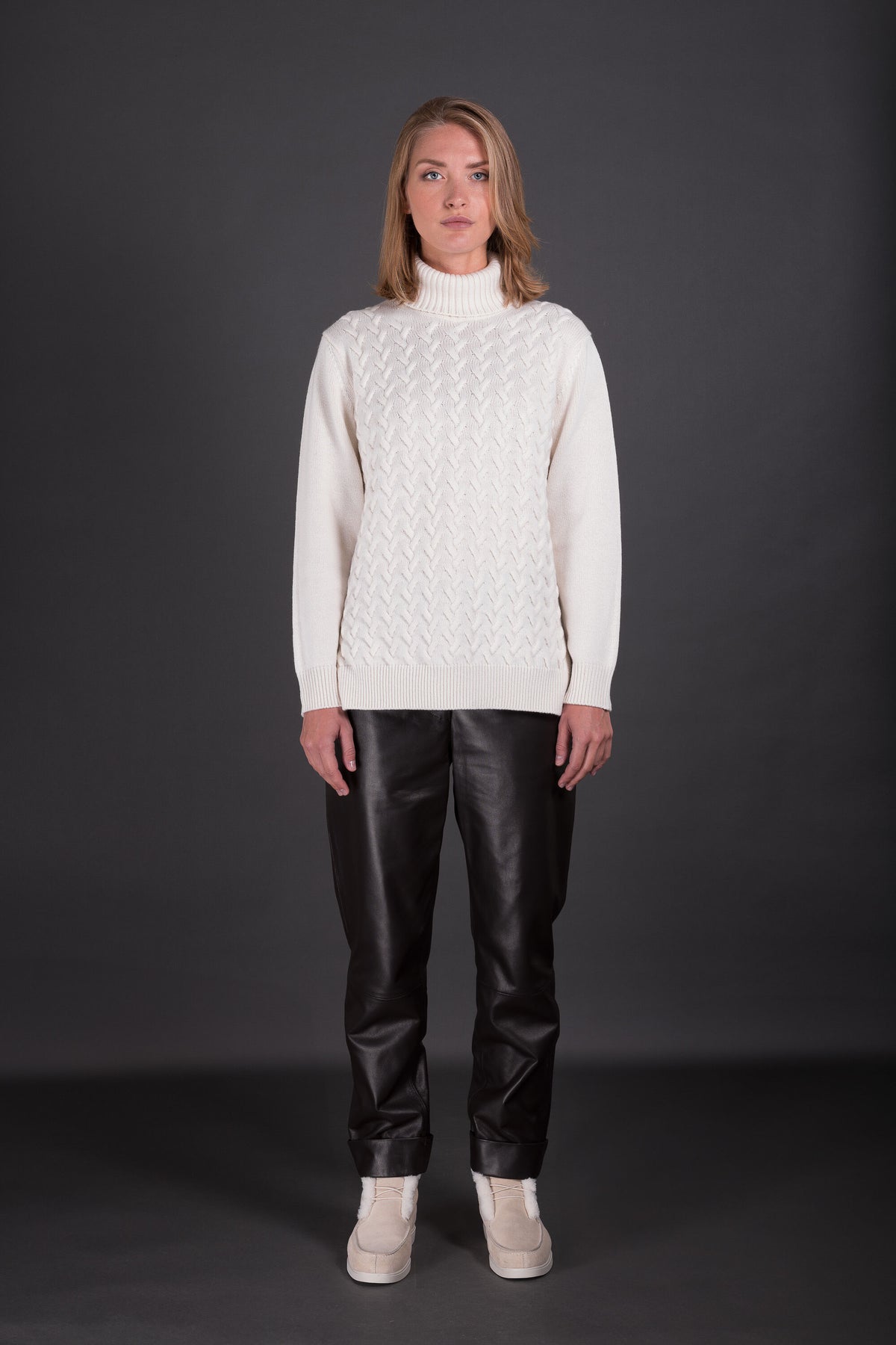 MOORER WOMEN'S WHITE CABLE KNIT SWEATER
