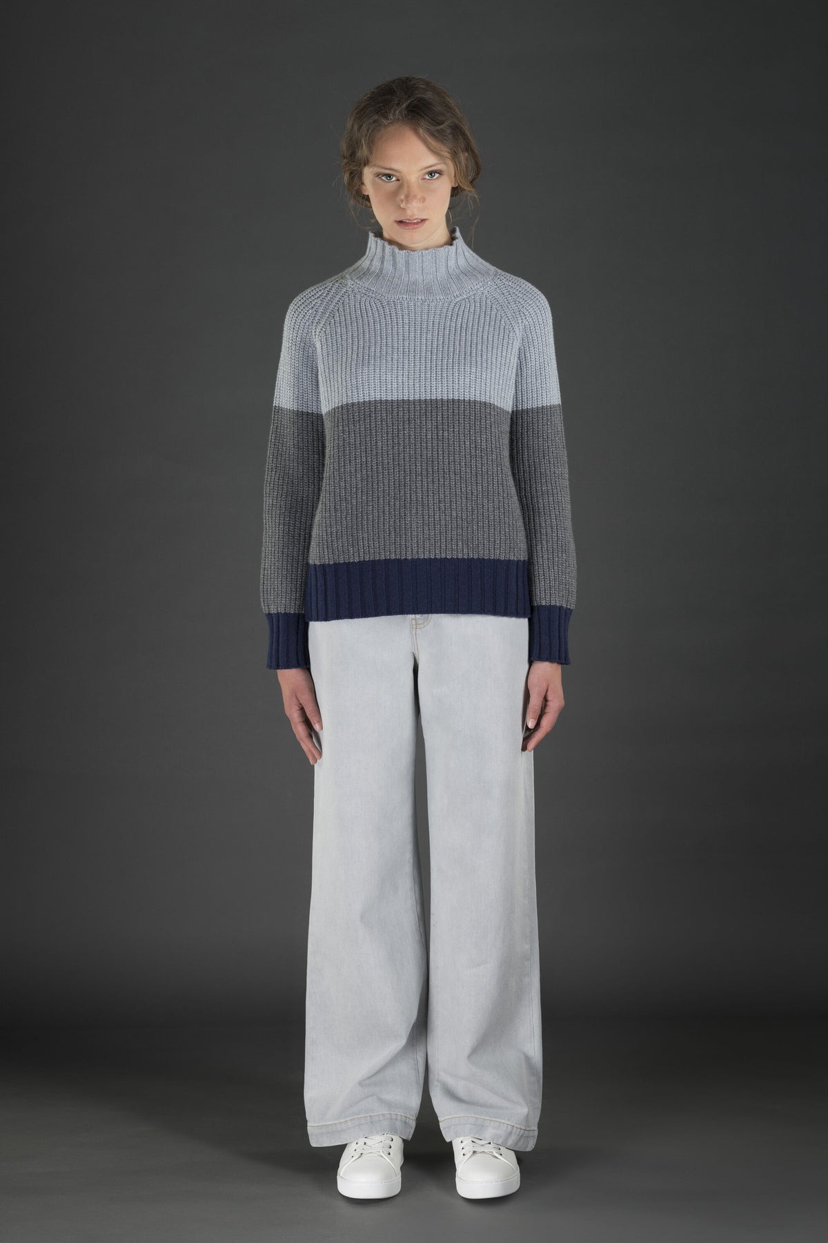MOORER WOMEN'S LIGHT BLUE COLORBLOCK SWEATER